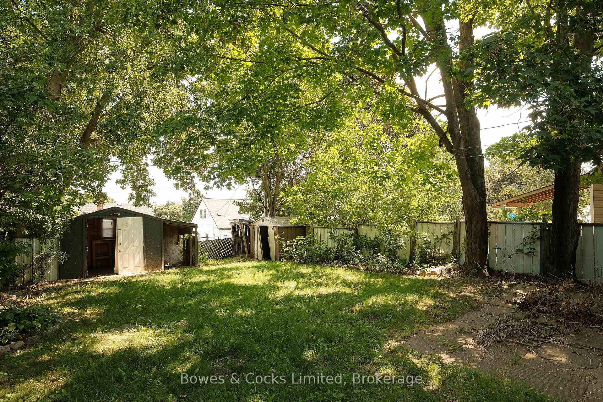 Photo 23 of 664 Park Street N, Peterborough, Northcrest Ward 5 — HOMEH