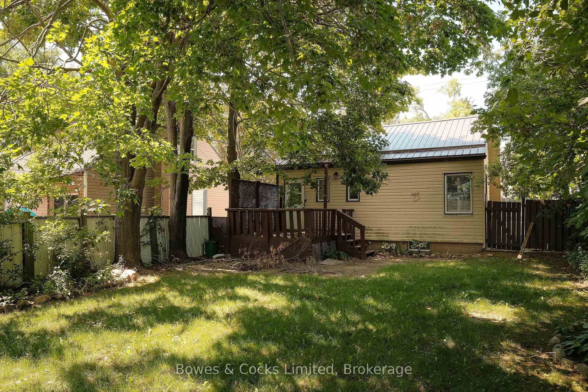 Photo 24 of 664 Park Street N, Peterborough, Northcrest Ward 5 — HOMEH