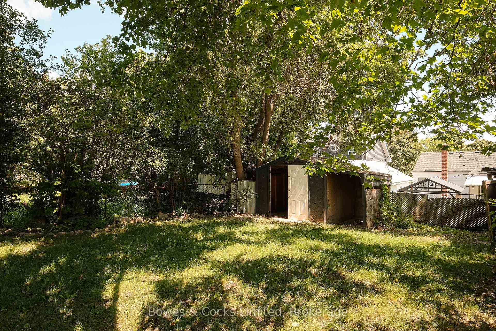 Photo 26 of 664 Park Street N, Peterborough, Northcrest Ward 5 — HOMEH