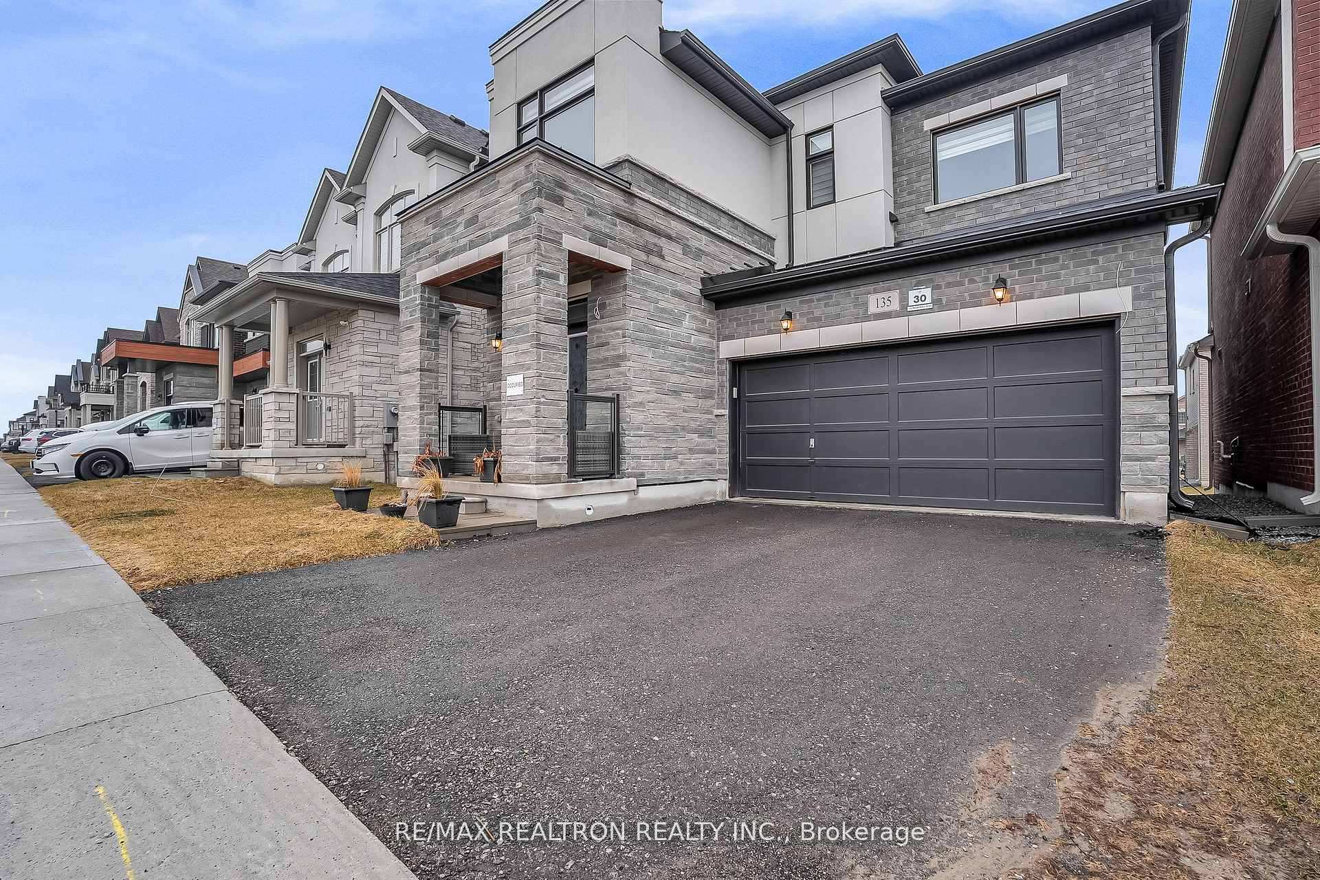 Photo 3 of 135 Prairie Rose Drive, Richmond Hill, Rural Richmond Hill — HOMEH