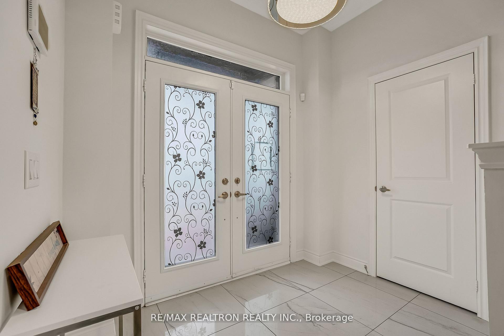 Photo 4 of 135 Prairie Rose Drive, Richmond Hill, Rural Richmond Hill — HOMEH