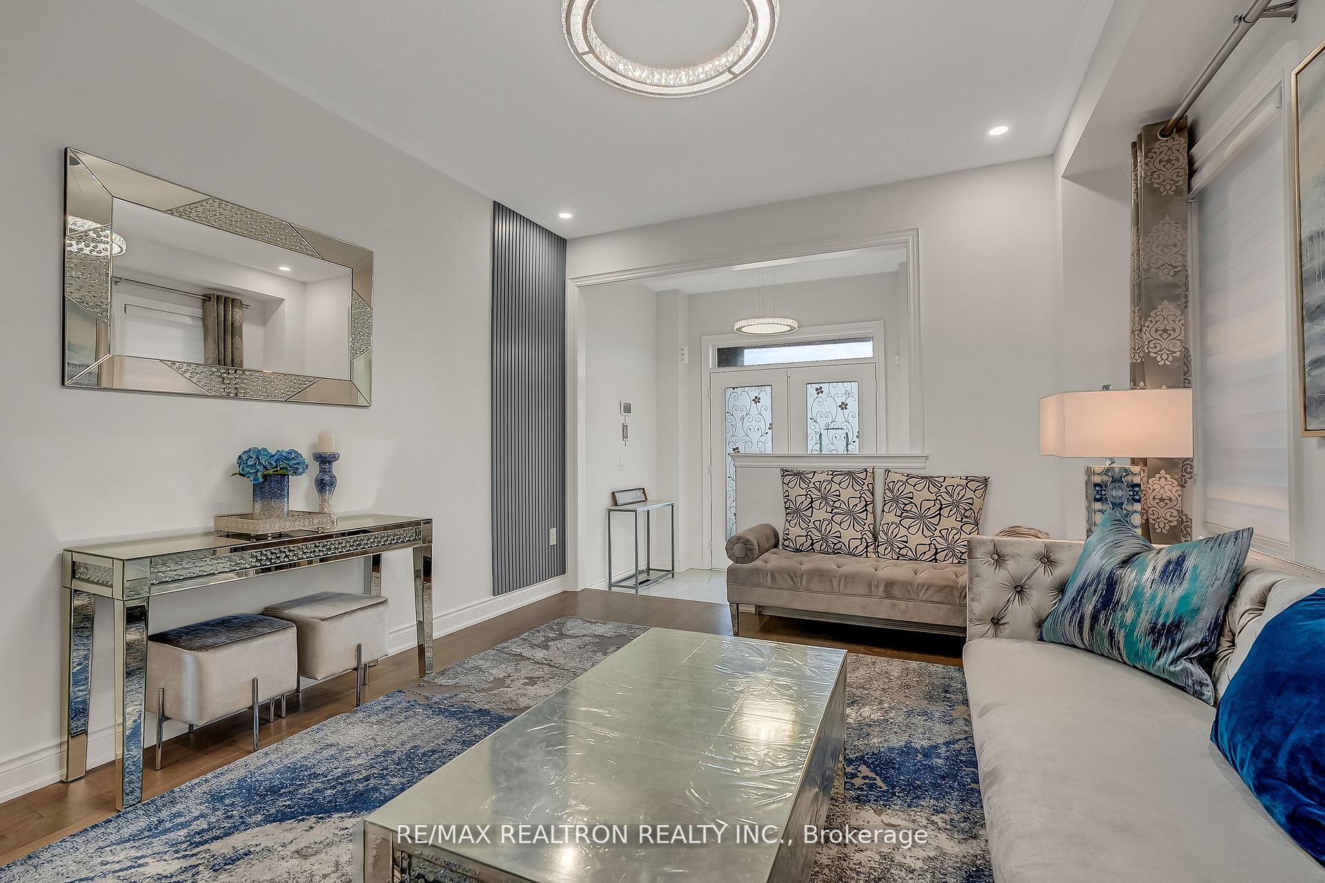 Photo 7 of 135 Prairie Rose Drive, Richmond Hill, Rural Richmond Hill — HOMEH