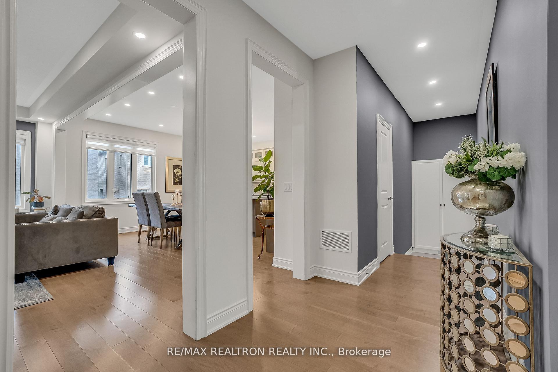 Photo 9 of 135 Prairie Rose Drive, Richmond Hill, Rural Richmond Hill — HOMEH