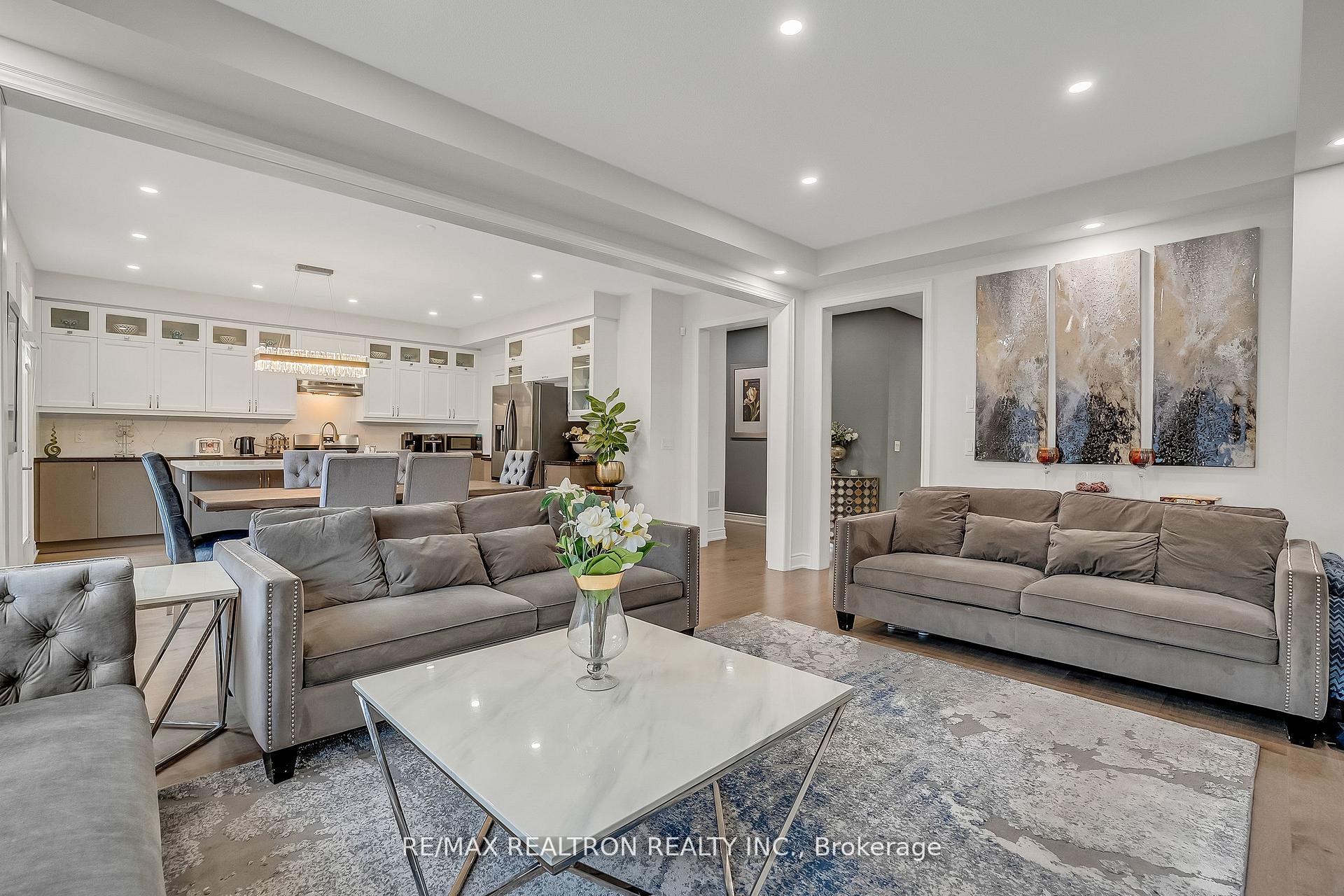 Photo 12 of 135 Prairie Rose Drive, Richmond Hill, Rural Richmond Hill — HOMEH