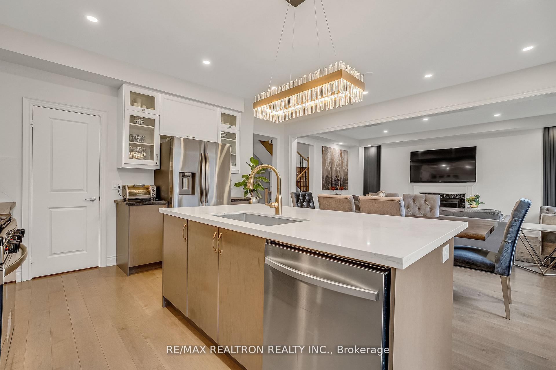 Photo 18 of 135 Prairie Rose Drive, Richmond Hill, Rural Richmond Hill — HOMEH