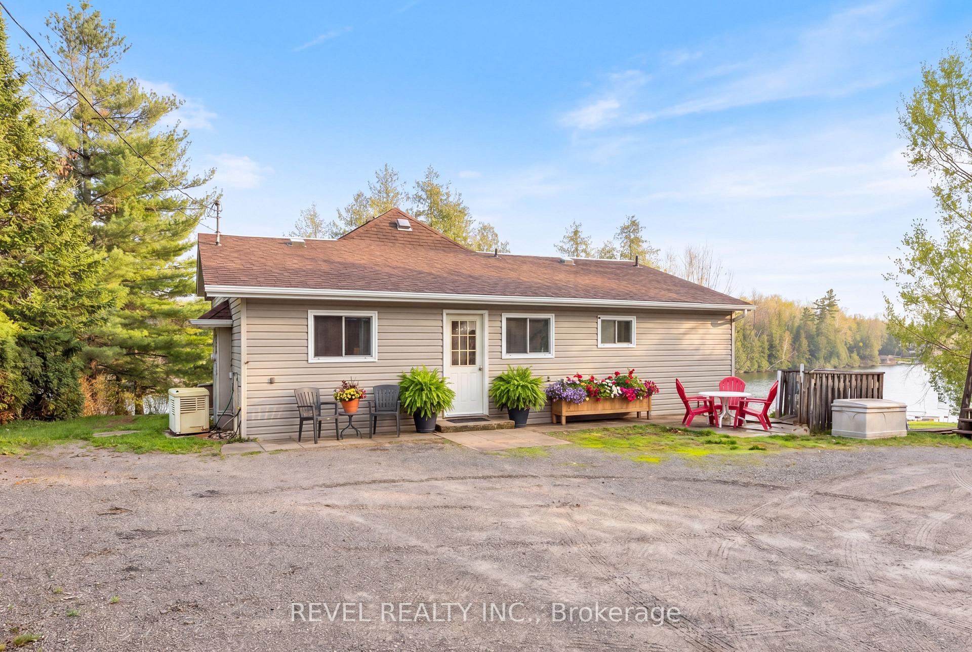 Photo 1 of 106 Coldstream Road, Kawartha Lakes, Fenelon Falls — HOMEH