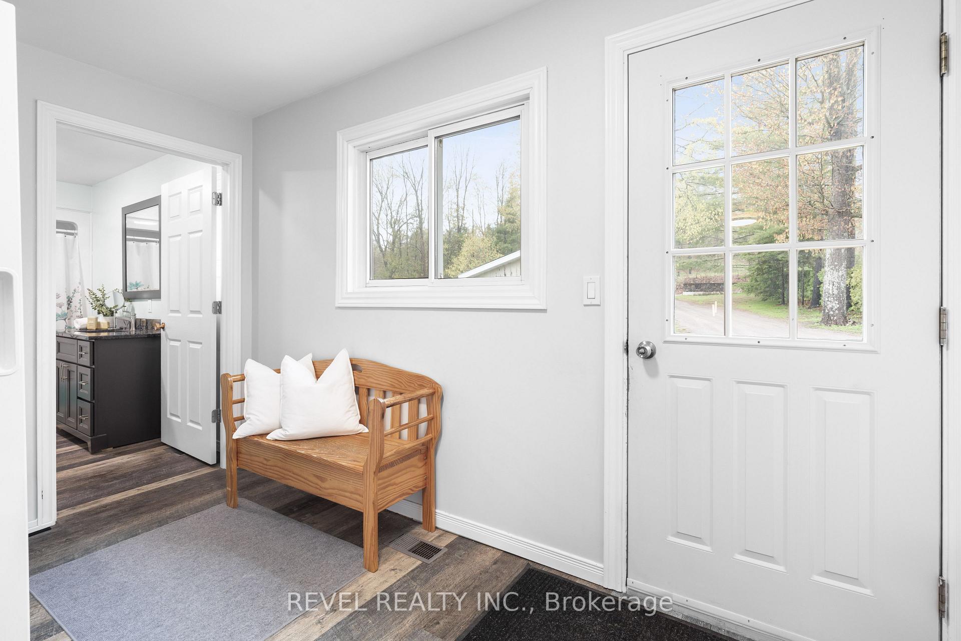 Photo 4 of 106 Coldstream Road, Kawartha Lakes, Fenelon Falls — HOMEH