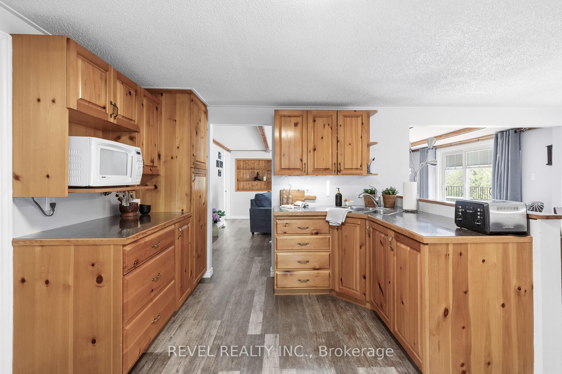 Photo 5 of 106 Coldstream Road, Kawartha Lakes, Fenelon Falls — HOMEH