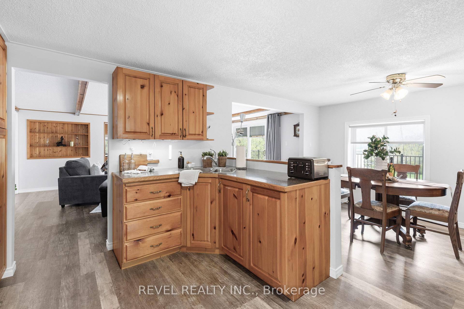 Photo 6 of 106 Coldstream Road, Kawartha Lakes, Fenelon Falls — HOMEH