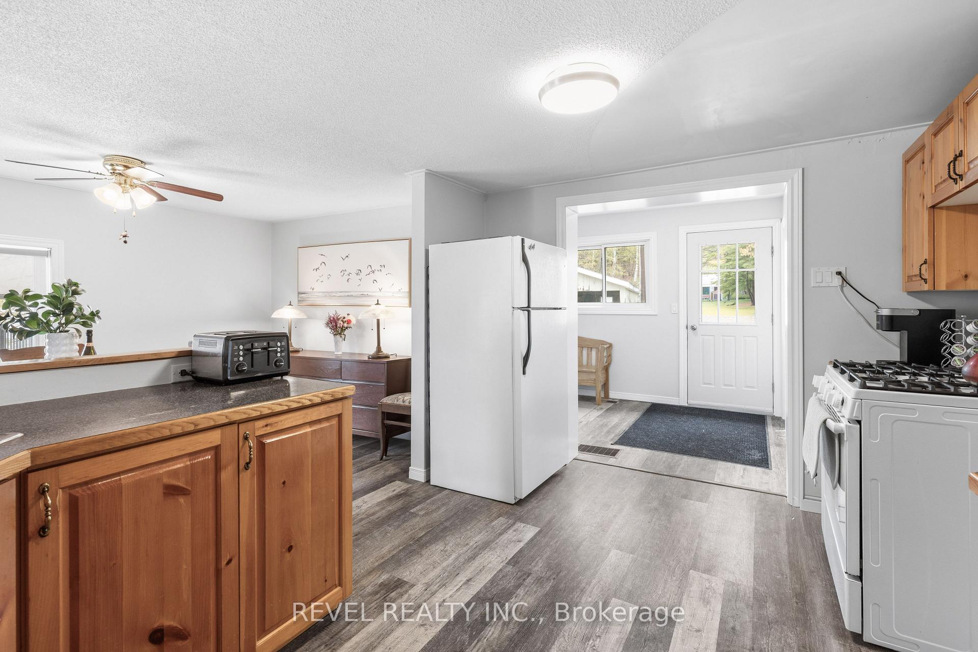 Photo 7 of 106 Coldstream Road, Kawartha Lakes, Fenelon Falls — HOMEH