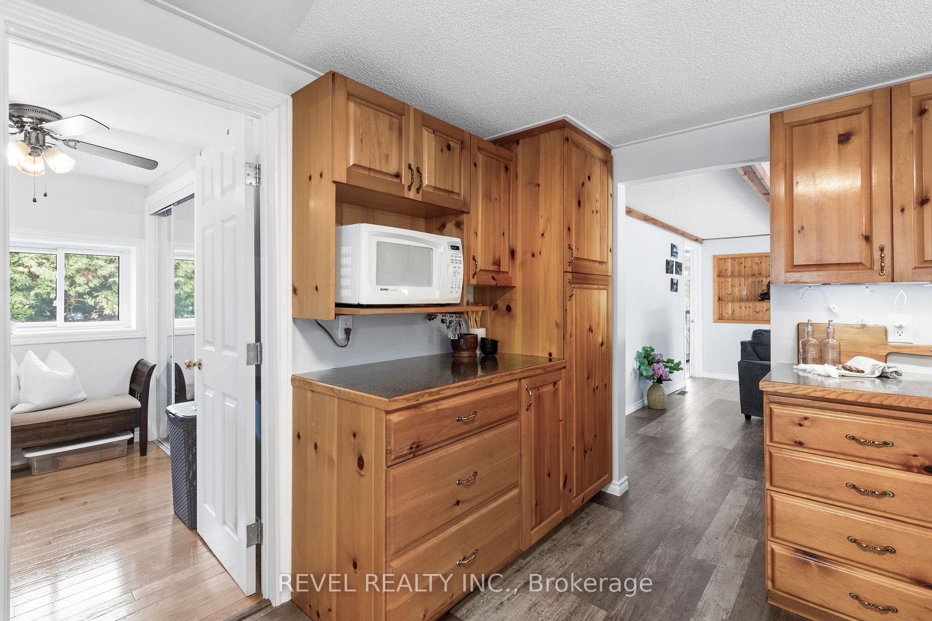 Photo 8 of 106 Coldstream Road, Kawartha Lakes, Fenelon Falls — HOMEH