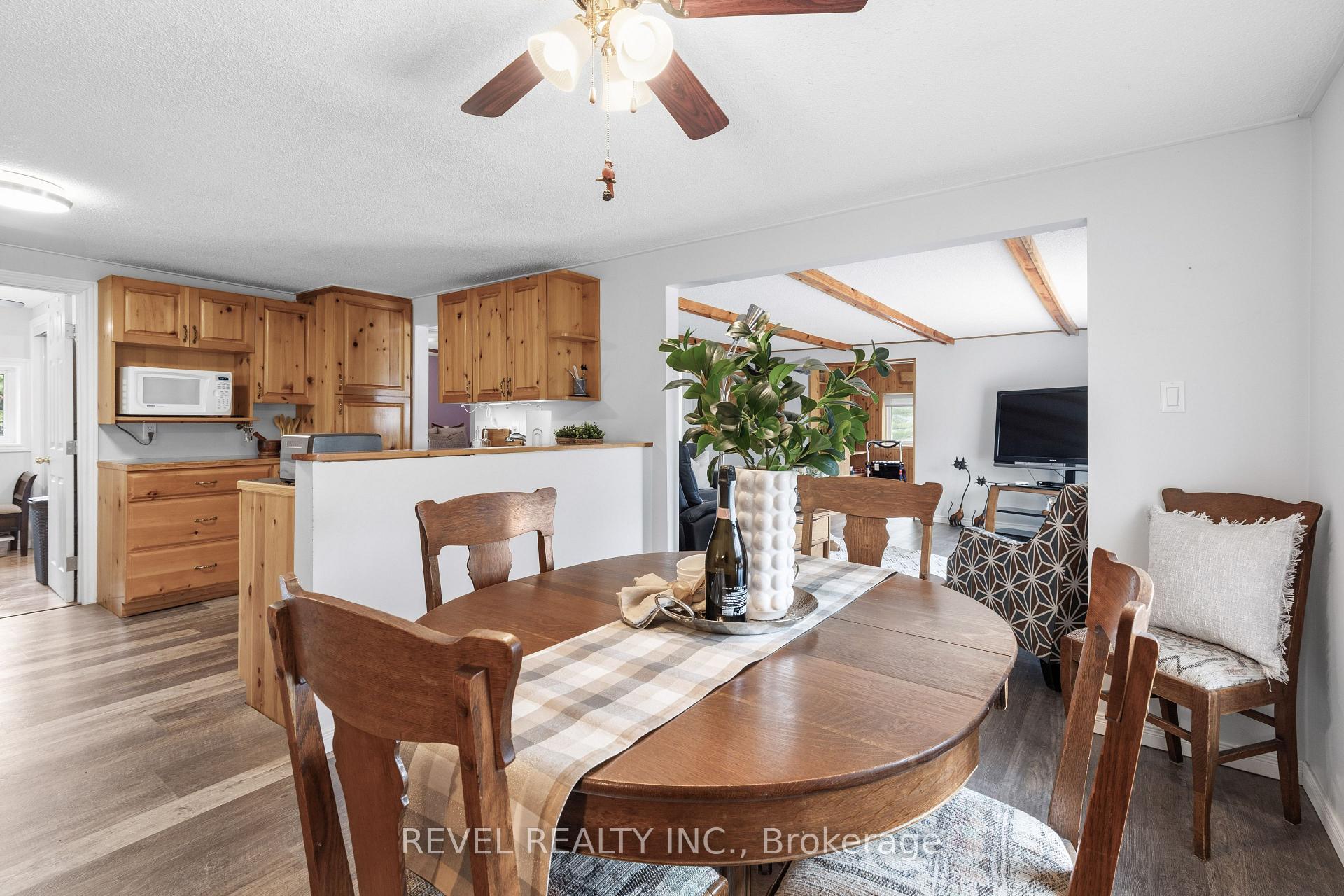 Photo 10 of 106 Coldstream Road, Kawartha Lakes, Fenelon Falls — HOMEH