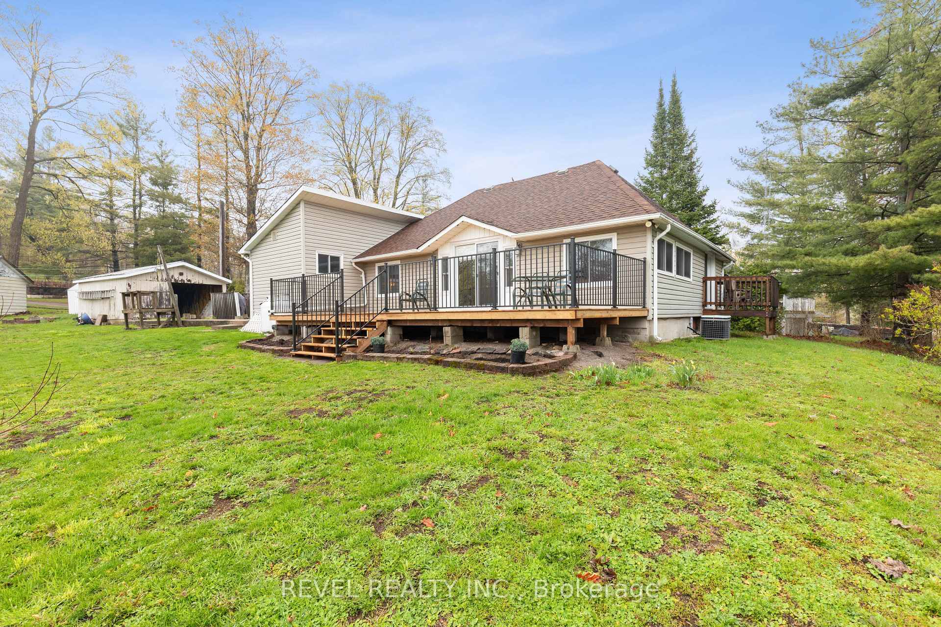 Photo 43 of 106 Coldstream Road, Kawartha Lakes, Fenelon Falls — HOMEH