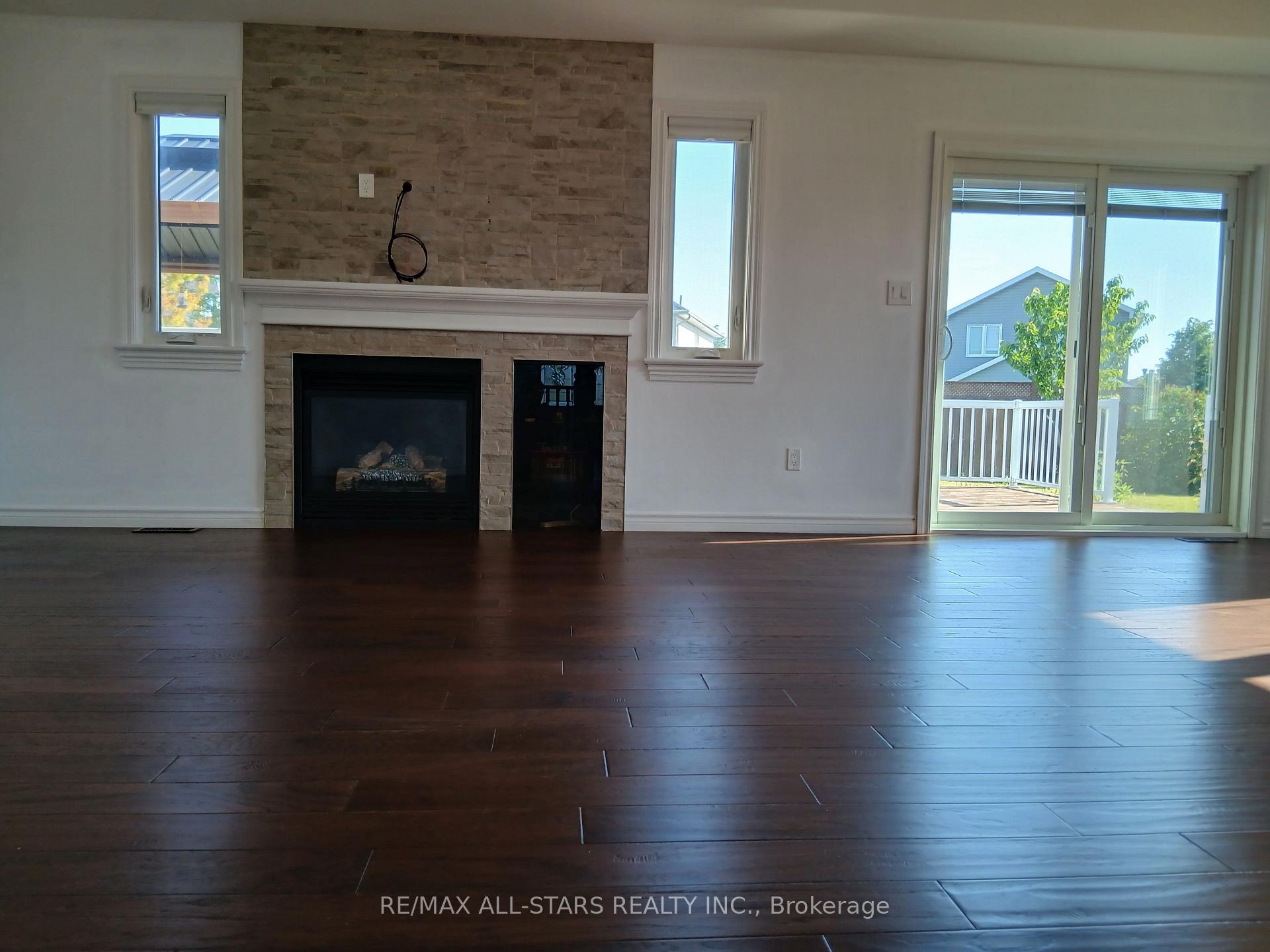 Photo 23 of 65 Liam Street, Kawartha Lakes, Lindsay — HOMEH