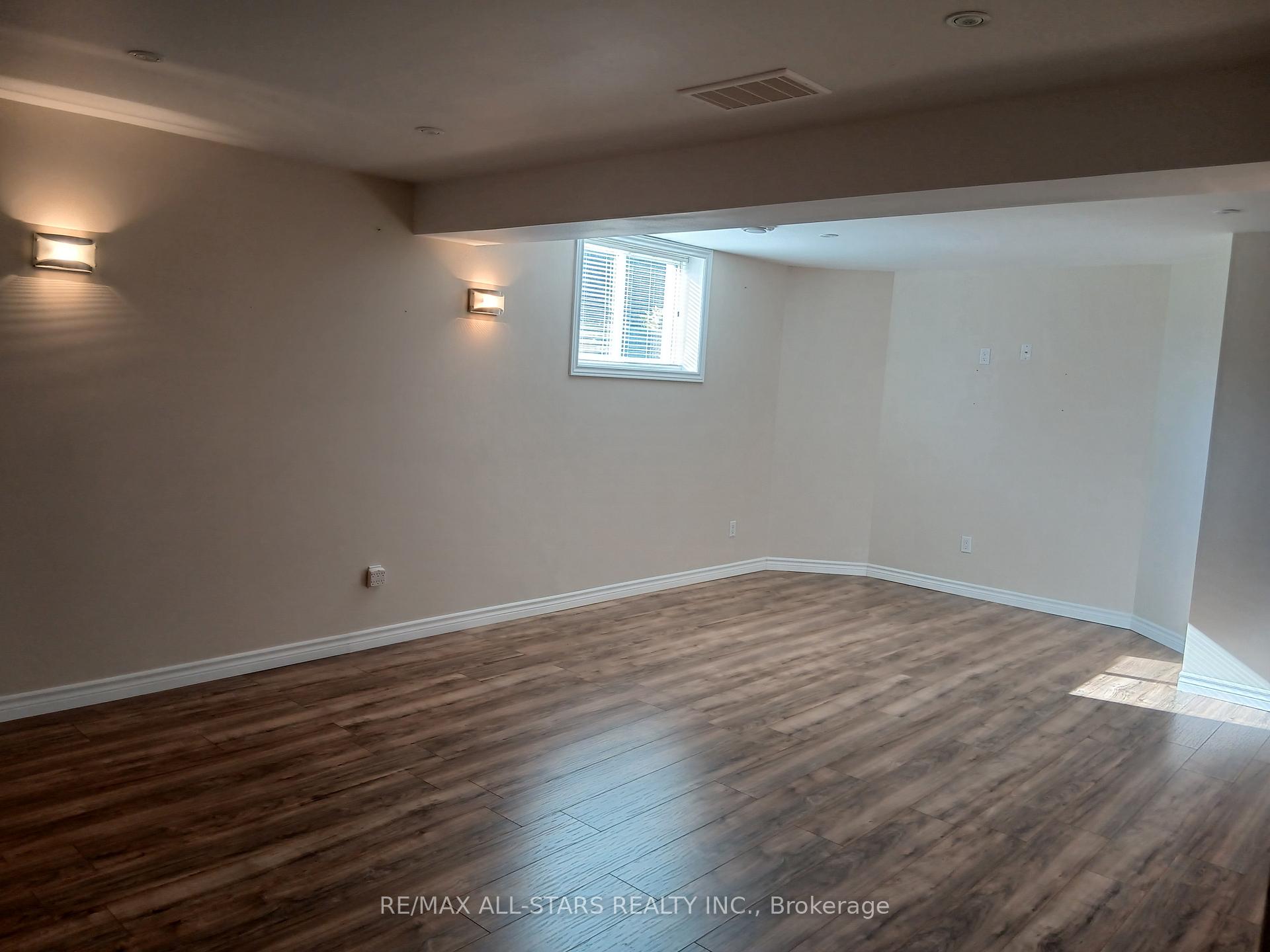 Photo 36 of 65 Liam Street, Kawartha Lakes, Lindsay — HOMEH