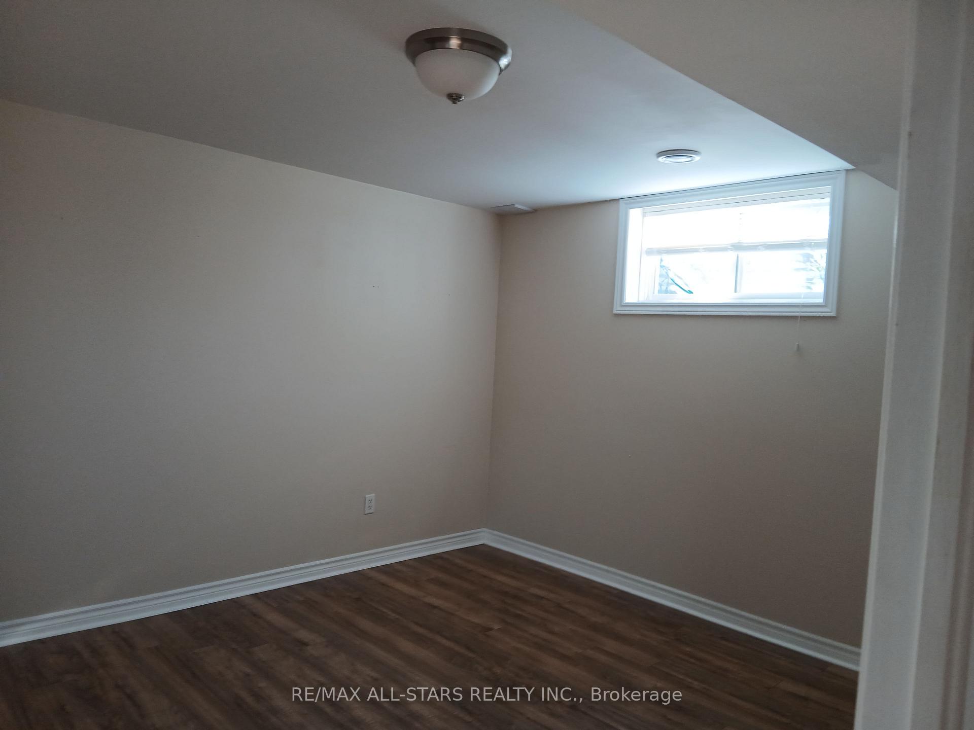 Photo 38 of 65 Liam Street, Kawartha Lakes, Lindsay — HOMEH