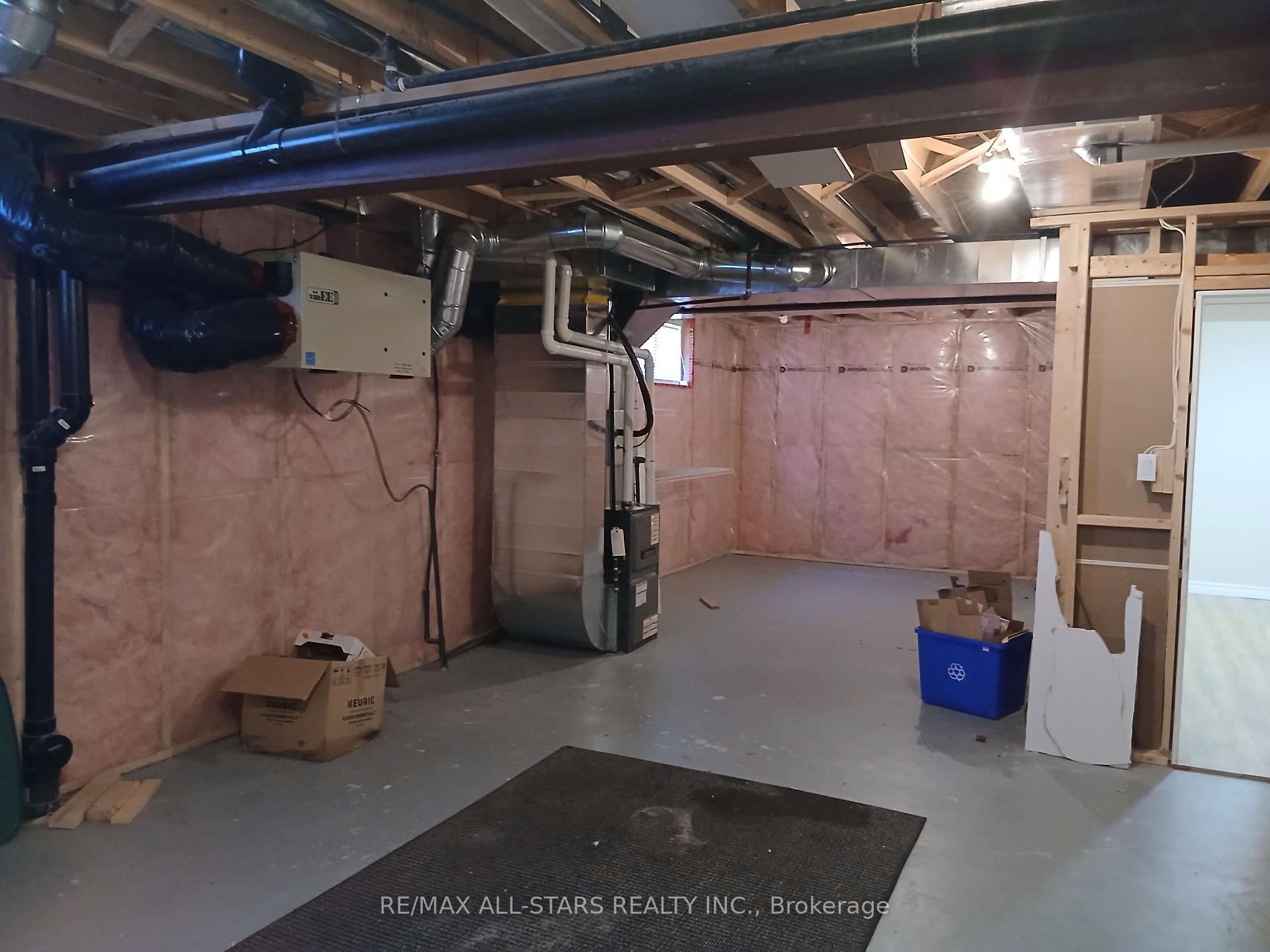 Photo 44 of 65 Liam Street, Kawartha Lakes, Lindsay — HOMEH