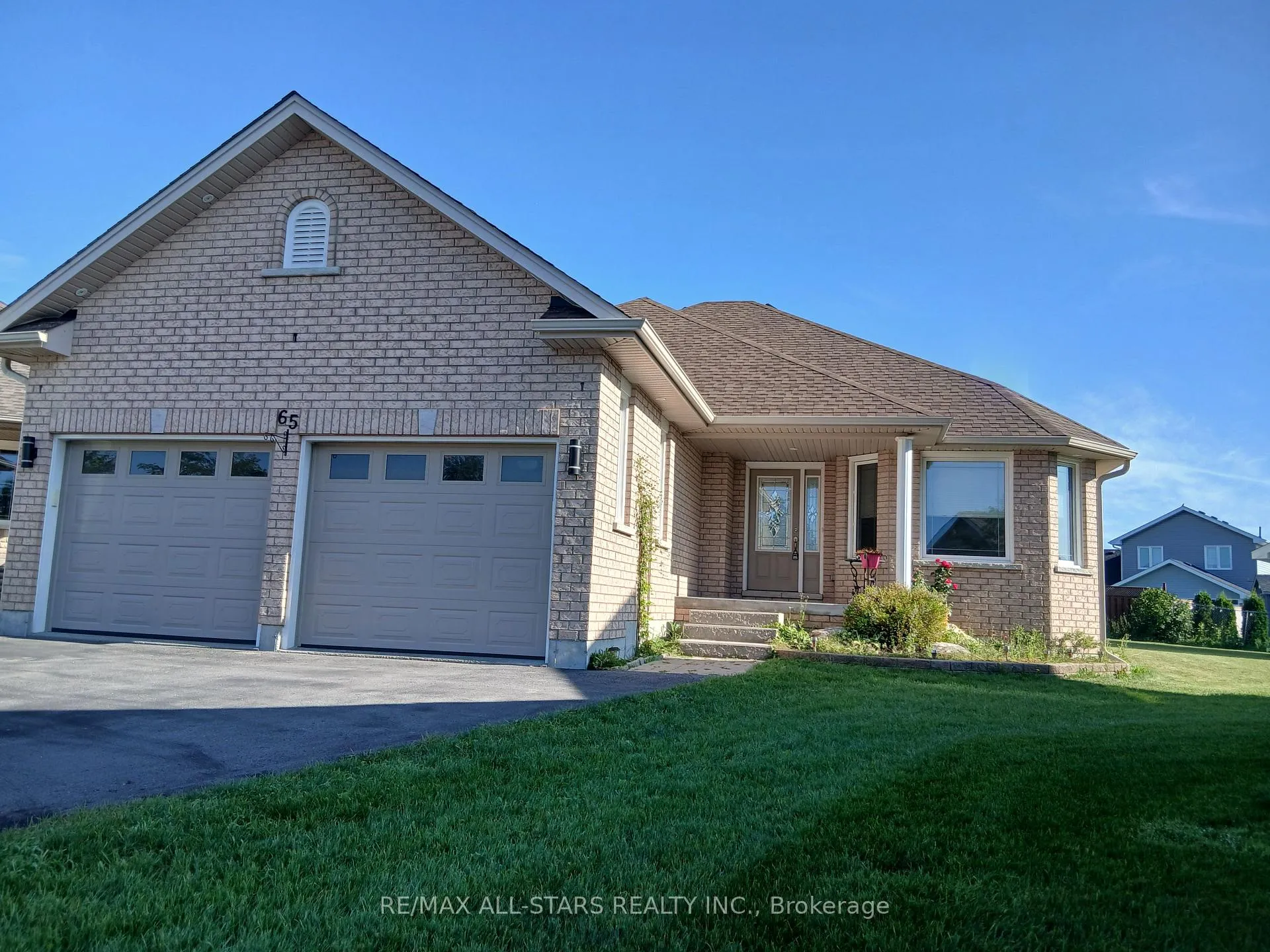 Photo 2 of 65 Liam Street, Kawartha Lakes, Lindsay — HOMEH