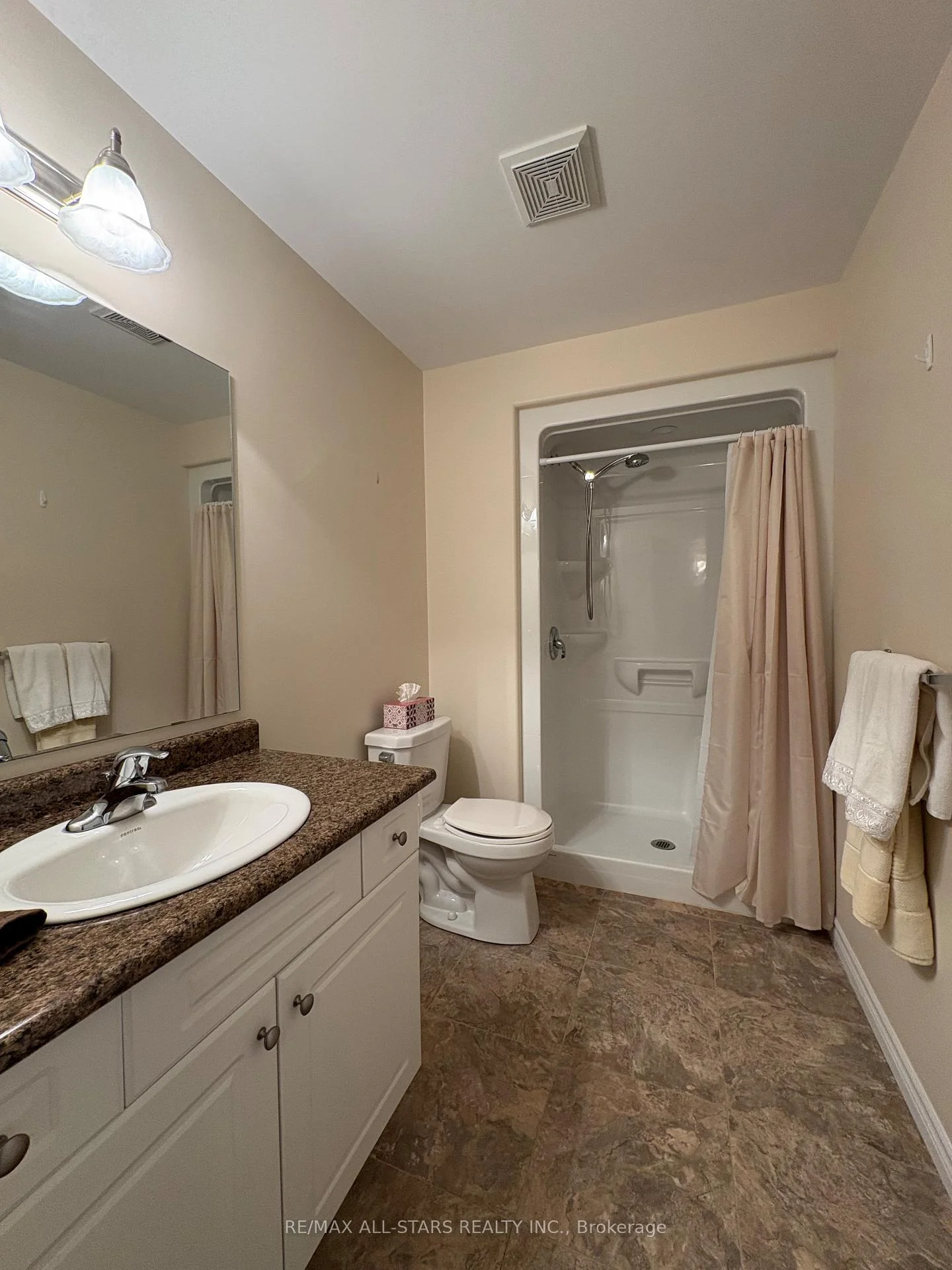 Photo 24 of 65 Liam Street, Kawartha Lakes, Lindsay — HOMEH