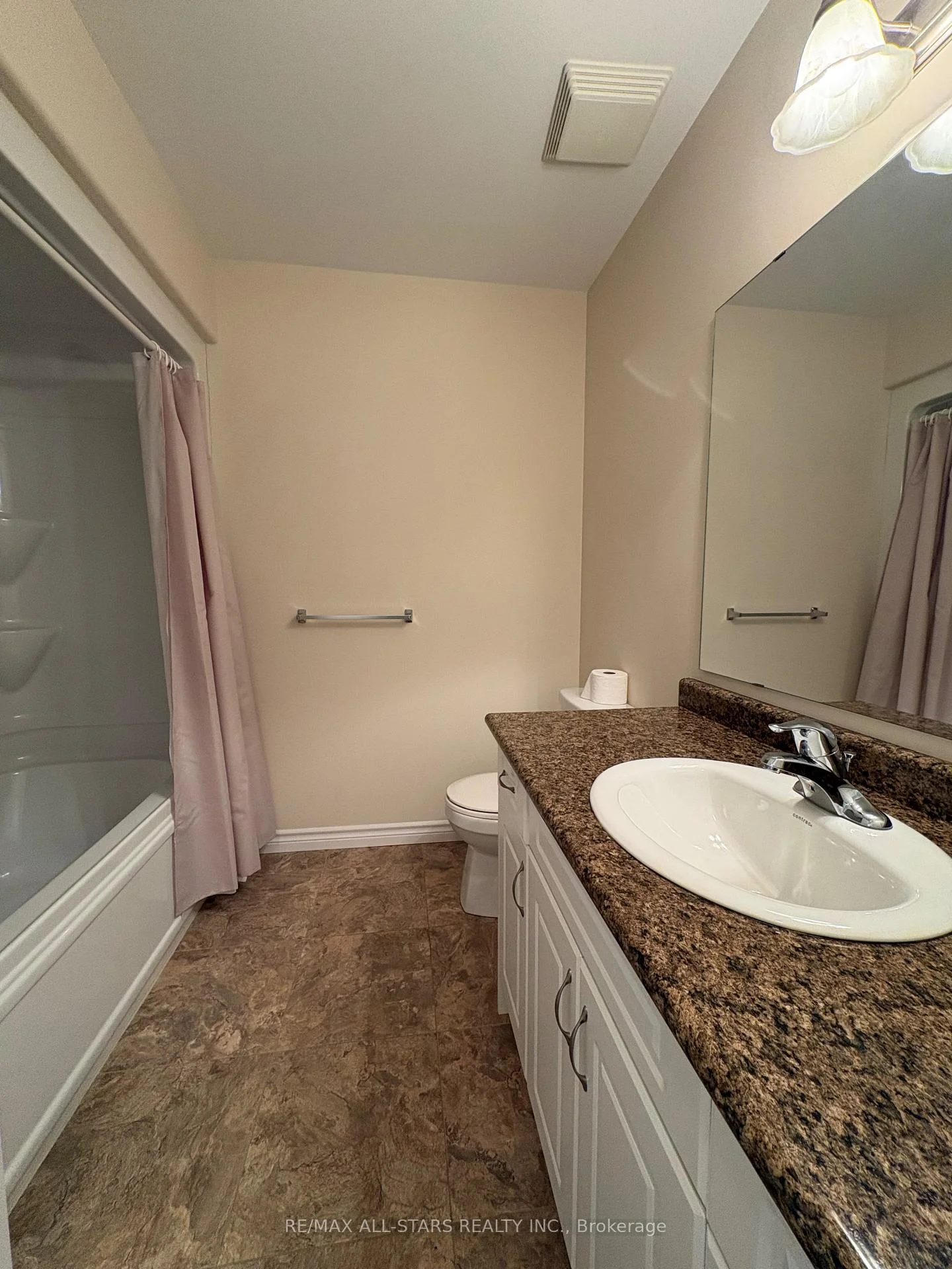 Photo 30 of 65 Liam Street, Kawartha Lakes, Lindsay — HOMEH