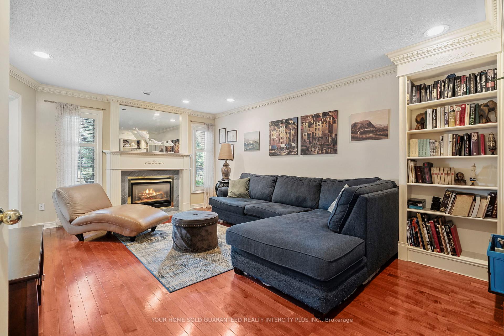 Photo 14 of 19 Mandolin Court, Vaughan, West Woodbridge — HOMEH