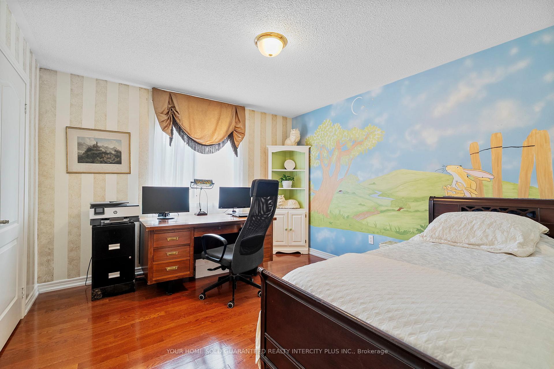 Photo 24 of 19 Mandolin Court, Vaughan, West Woodbridge — HOMEH