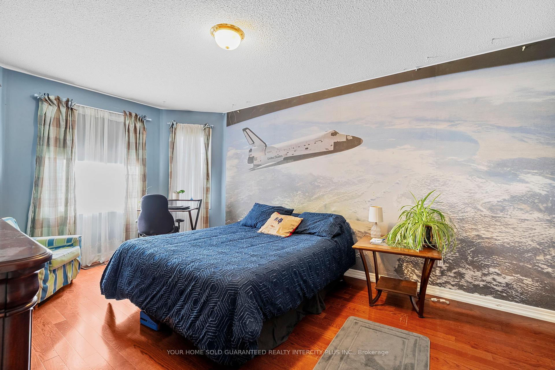 Photo 25 of 19 Mandolin Court, Vaughan, West Woodbridge — HOMEH
