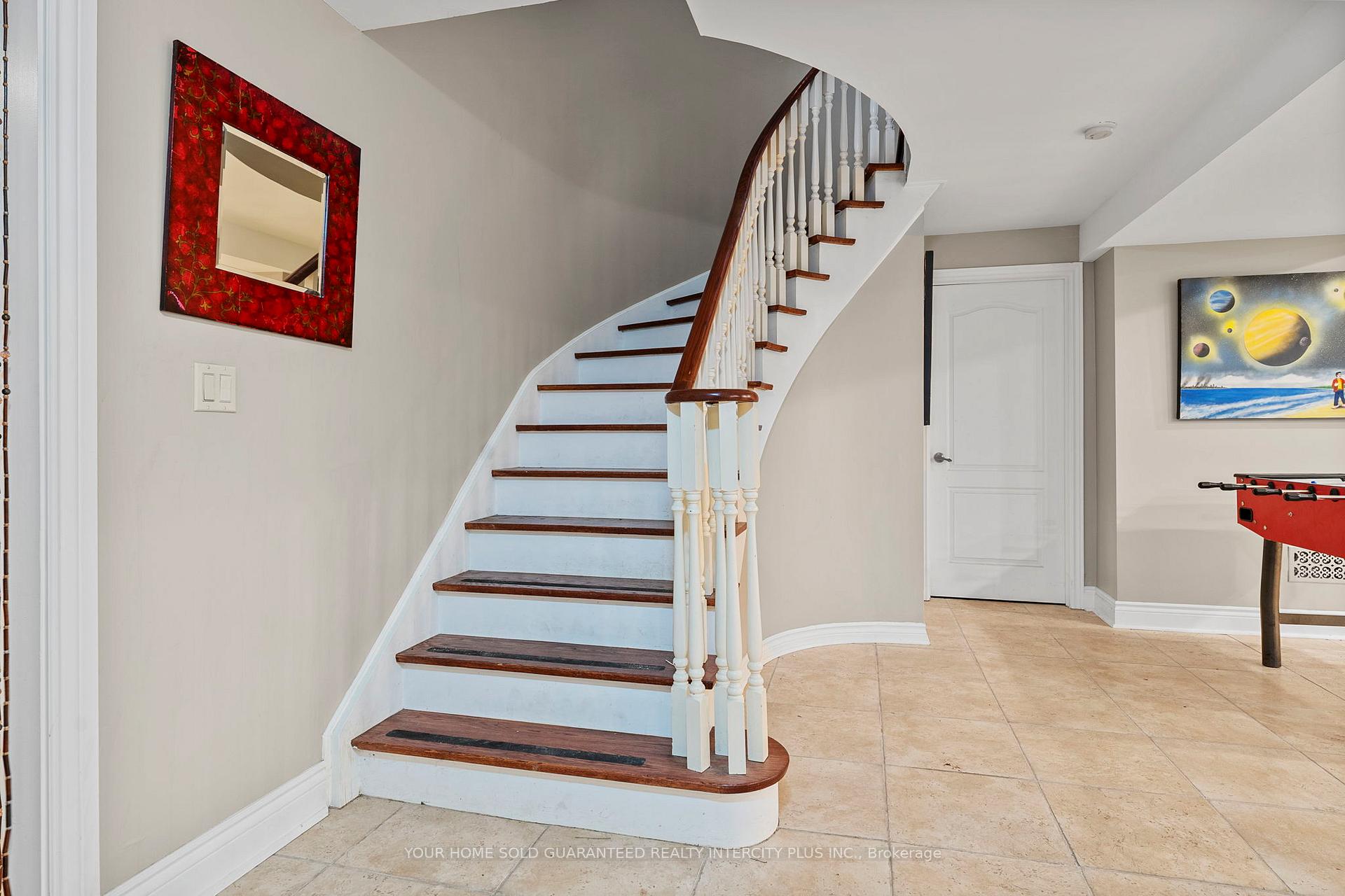Photo 29 of 19 Mandolin Court, Vaughan, West Woodbridge — HOMEH