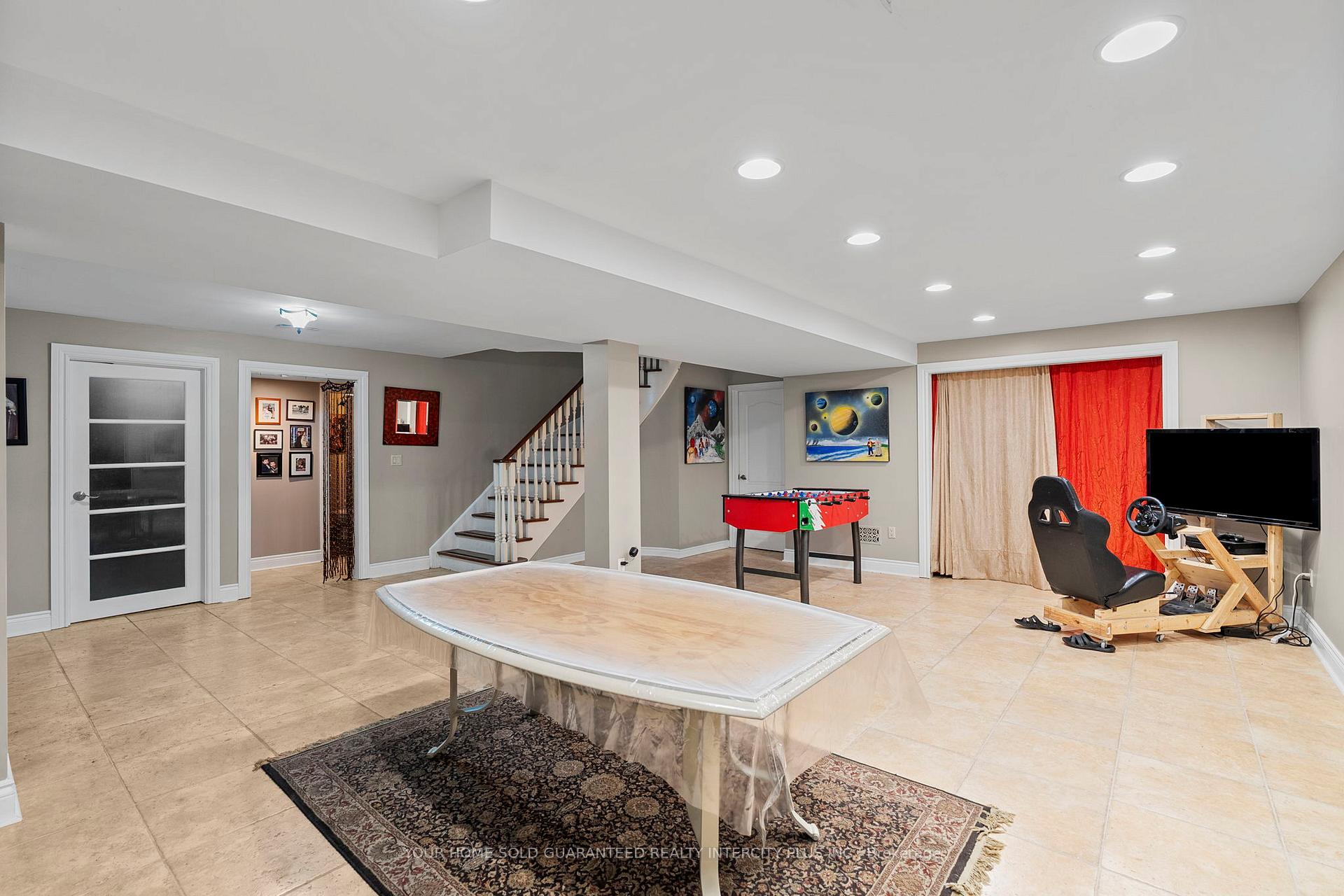 Photo 33 of 19 Mandolin Court, Vaughan, West Woodbridge — HOMEH