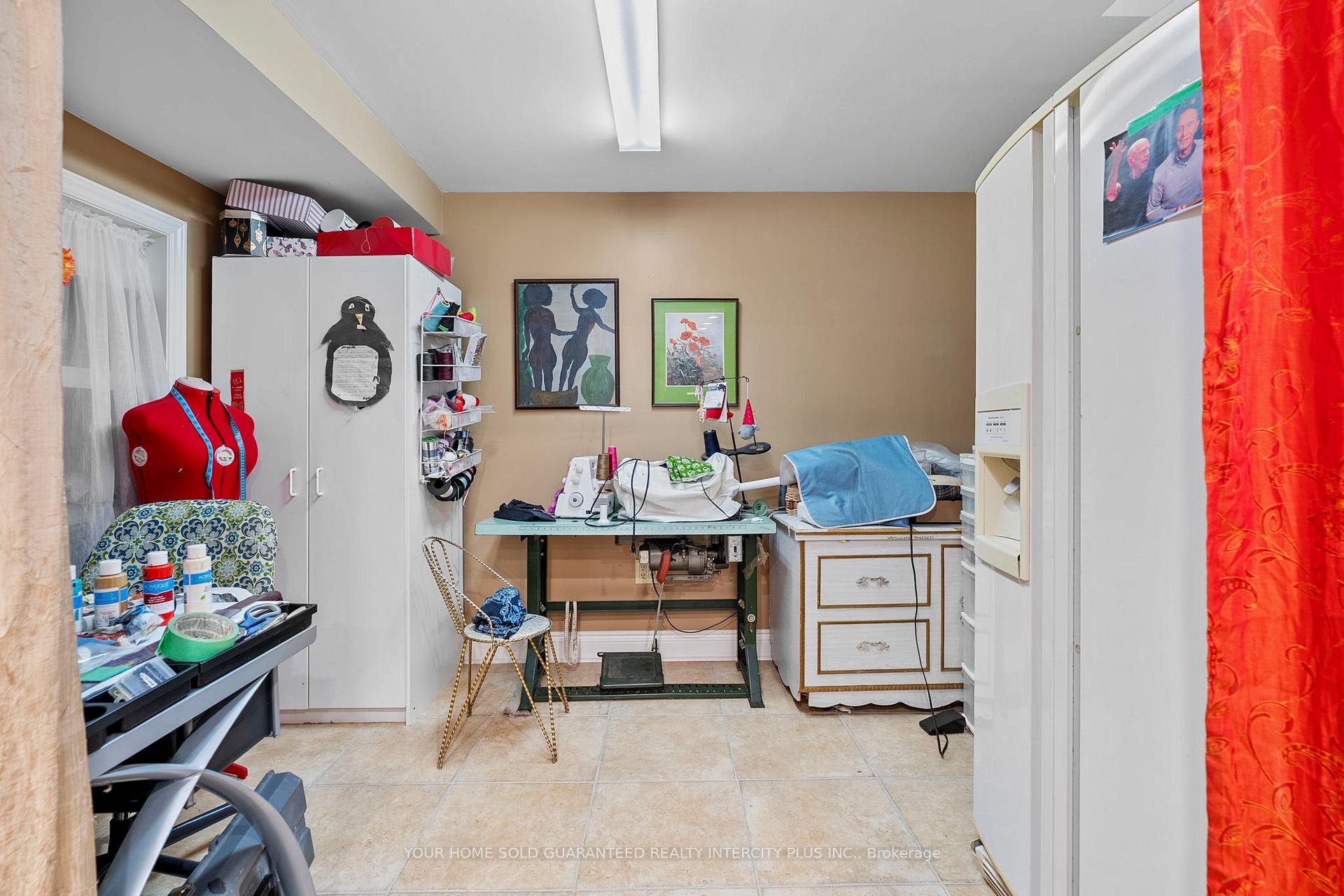 Photo 36 of 19 Mandolin Court, Vaughan, West Woodbridge — HOMEH