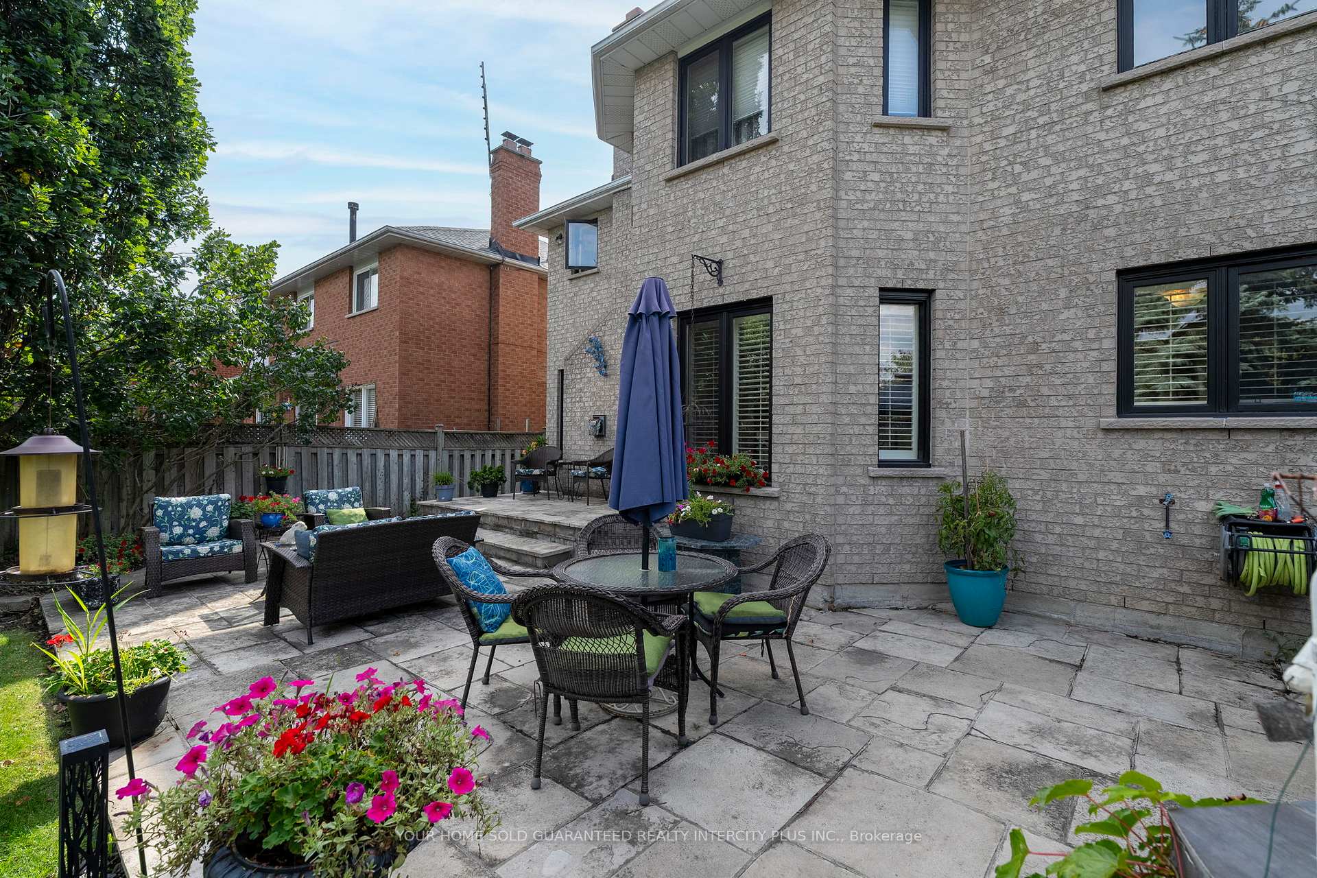 Photo 37 of 19 Mandolin Court, Vaughan, West Woodbridge — HOMEH