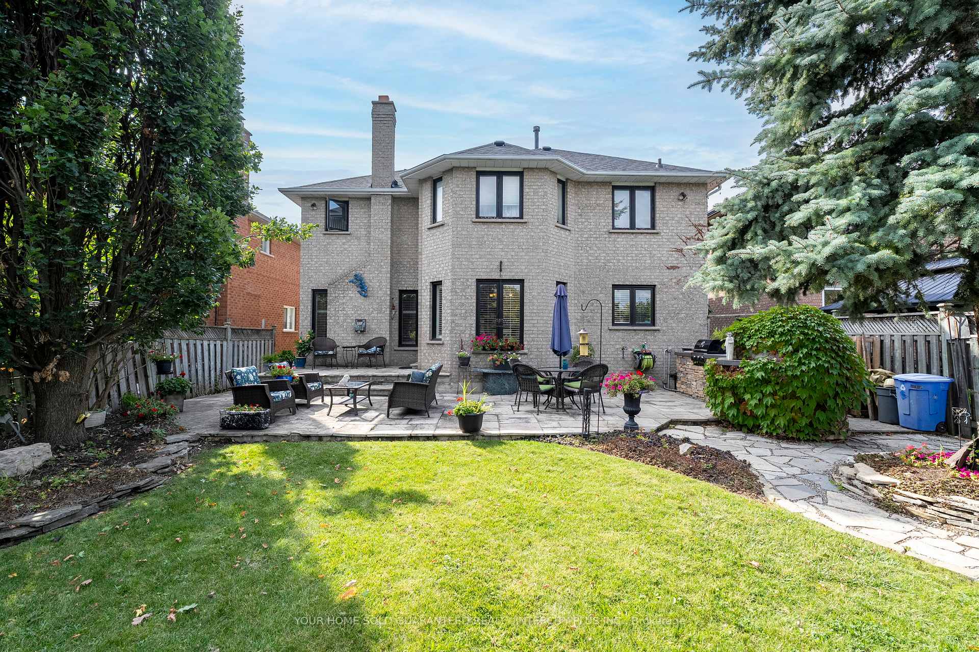 Photo 38 of 19 Mandolin Court, Vaughan, West Woodbridge — HOMEH