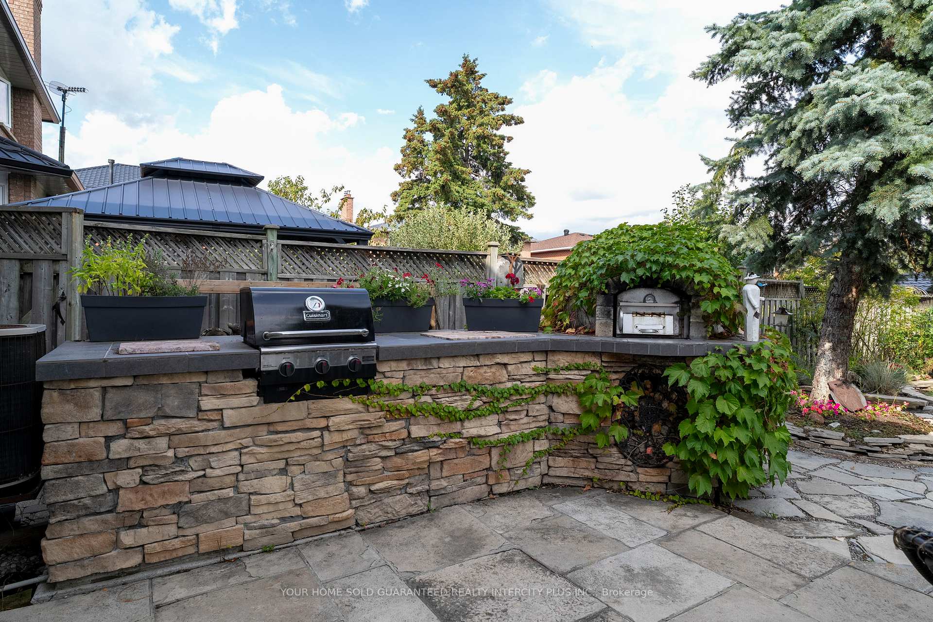 Photo 41 of 19 Mandolin Court, Vaughan, West Woodbridge — HOMEH