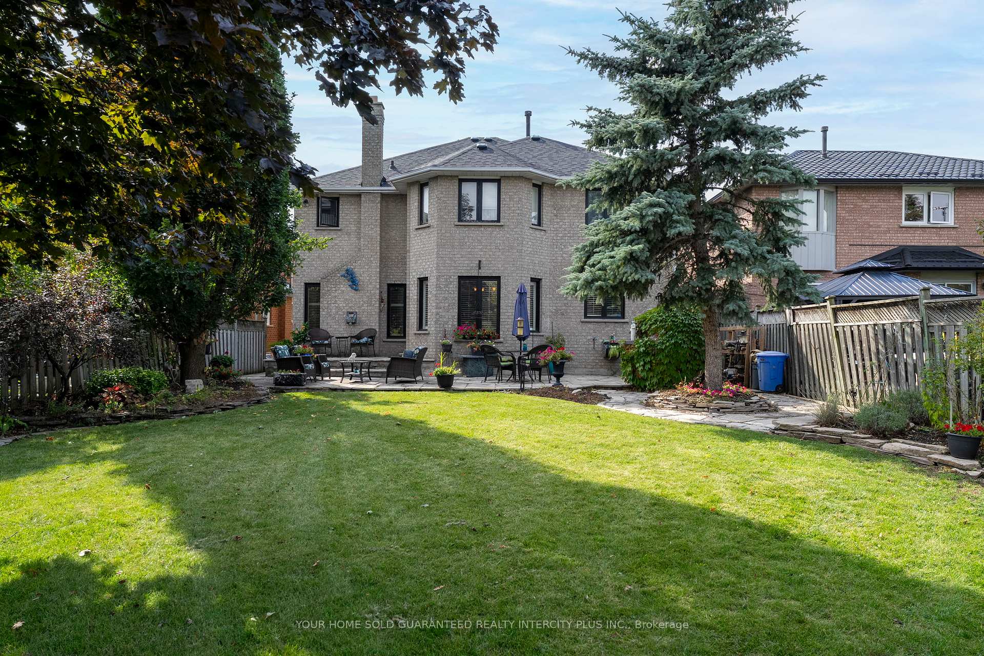 Photo 44 of 19 Mandolin Court, Vaughan, West Woodbridge — HOMEH