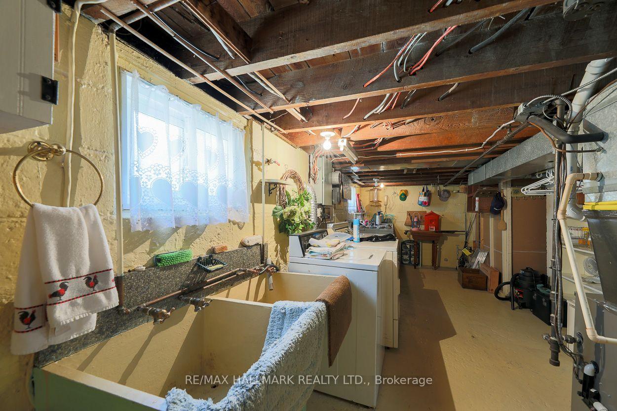 Photo 17 of 40 Pinegrove Avenue, Scarborough, Birchcliffe-Cliffside — HOMEH