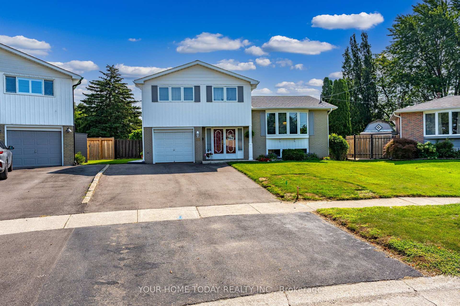 Photo 1 of 10 Marilyn Crescent, Halton Hills, Georgetown — HOMEH