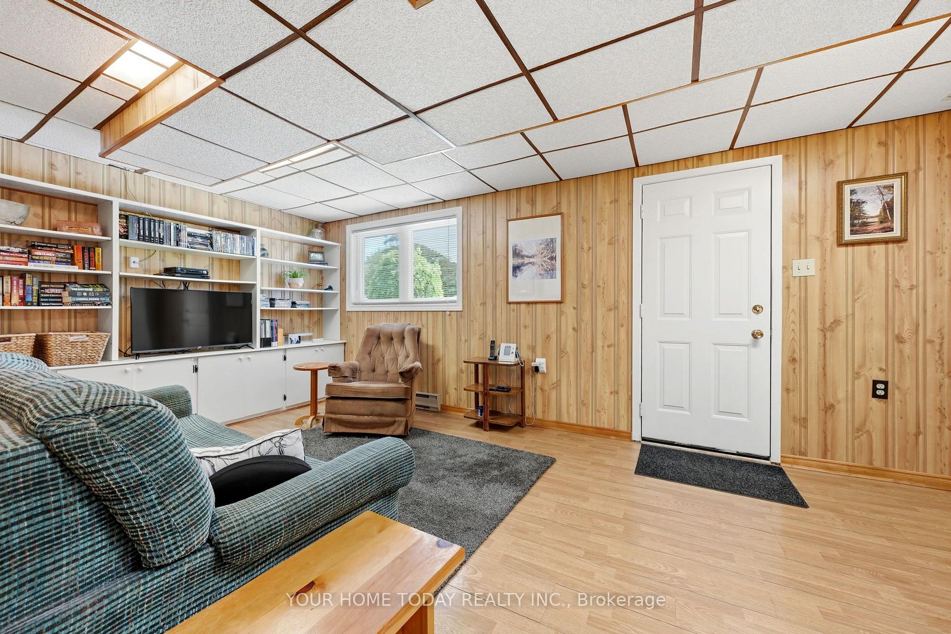 Photo 17 of 10 Marilyn Crescent, Halton Hills, Georgetown — HOMEH