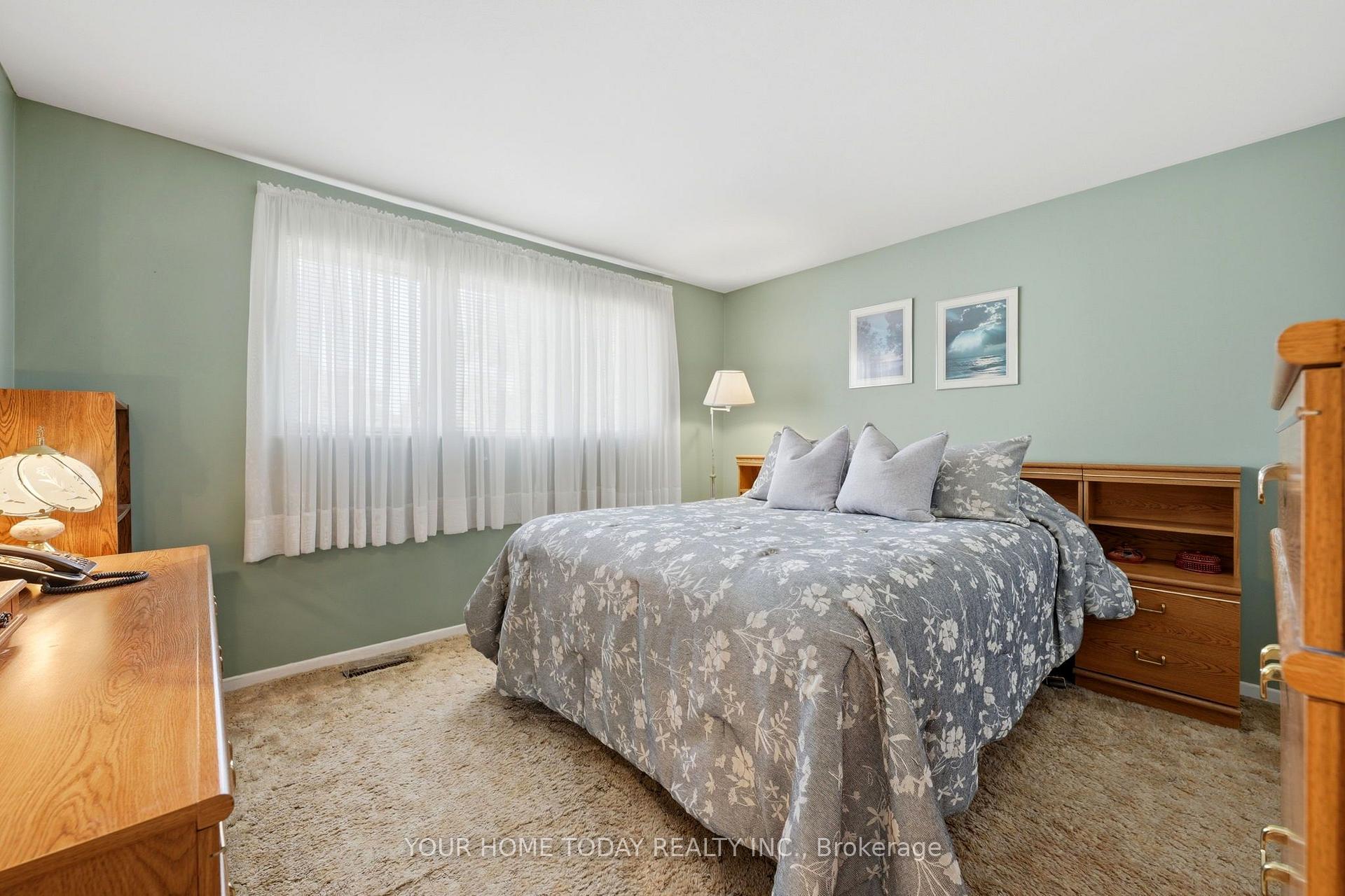 Photo 20 of 10 Marilyn Crescent, Halton Hills, Georgetown — HOMEH