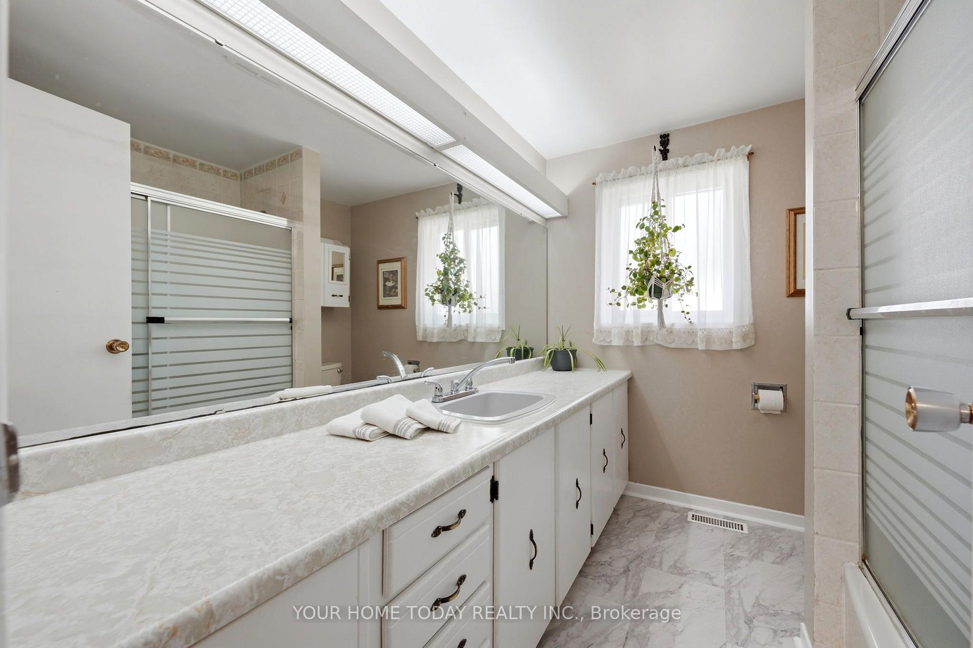 Photo 28 of 10 Marilyn Crescent, Halton Hills, Georgetown — HOMEH