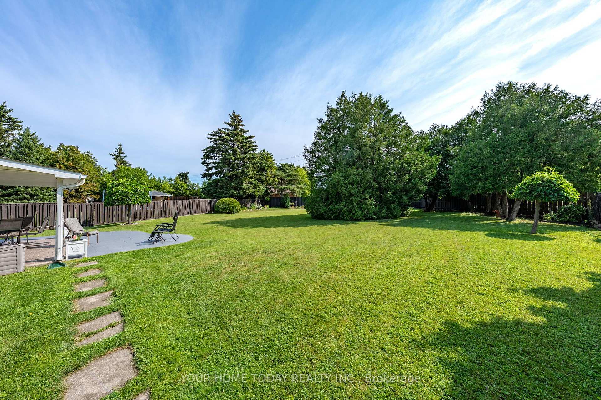 Photo 42 of 10 Marilyn Crescent, Halton Hills, Georgetown — HOMEH