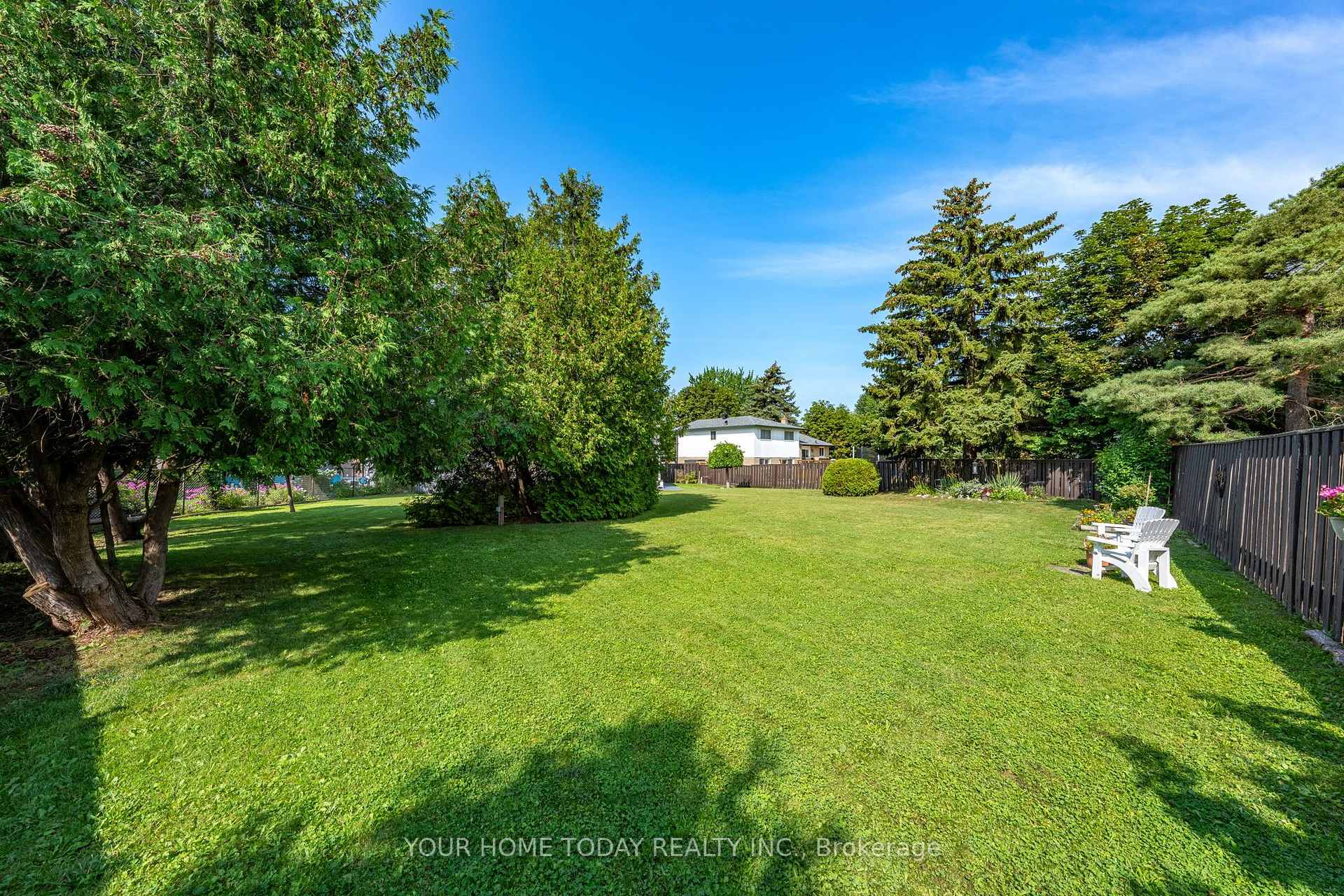 Photo 43 of 10 Marilyn Crescent, Halton Hills, Georgetown — HOMEH