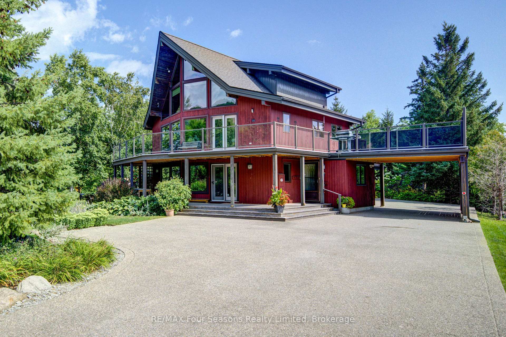 Photo 1 of 141 Jozo Weider Boulevard, Blue Mountains — HOMEH