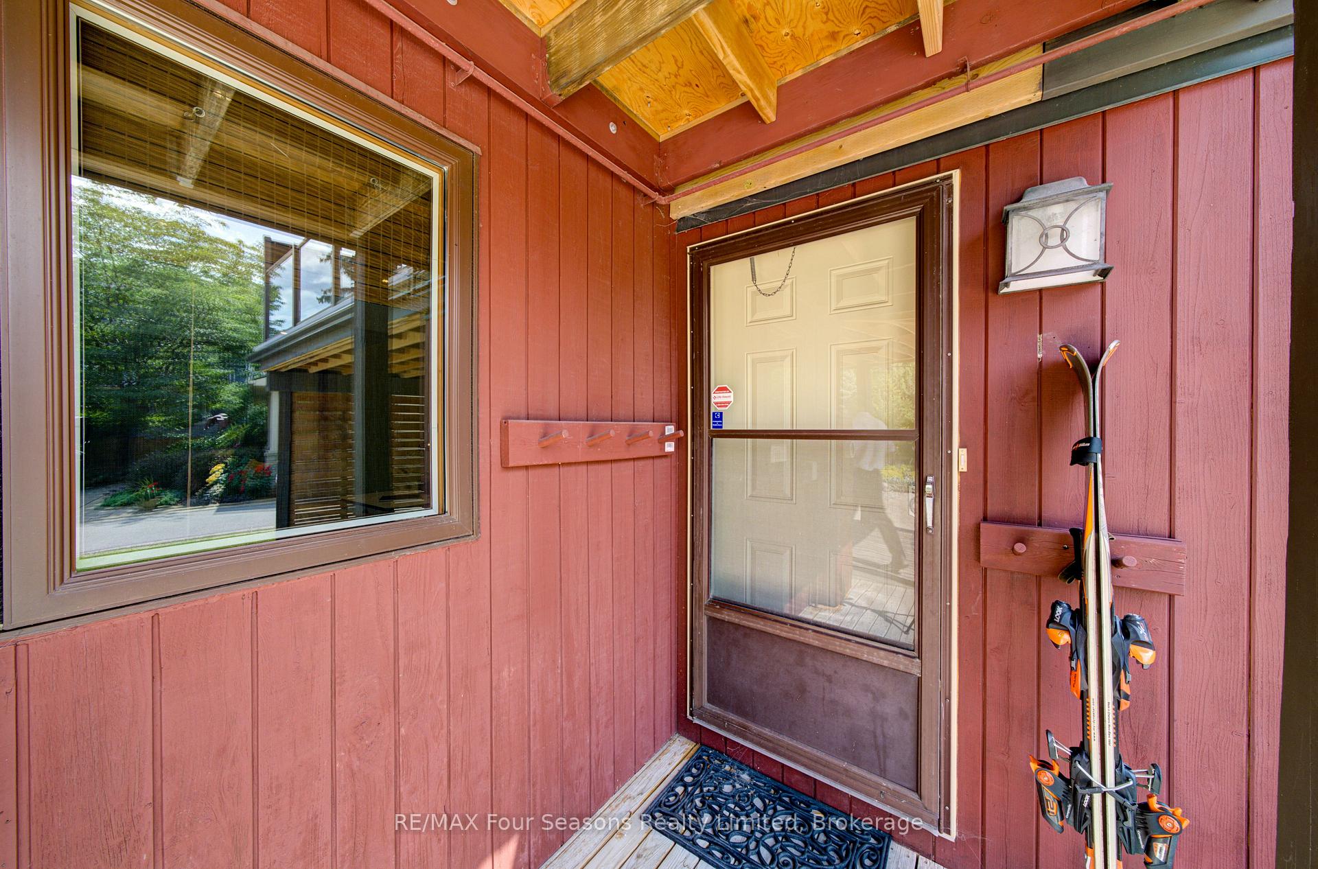 Photo 3 of 141 Jozo Weider Boulevard, Blue Mountains — HOMEH