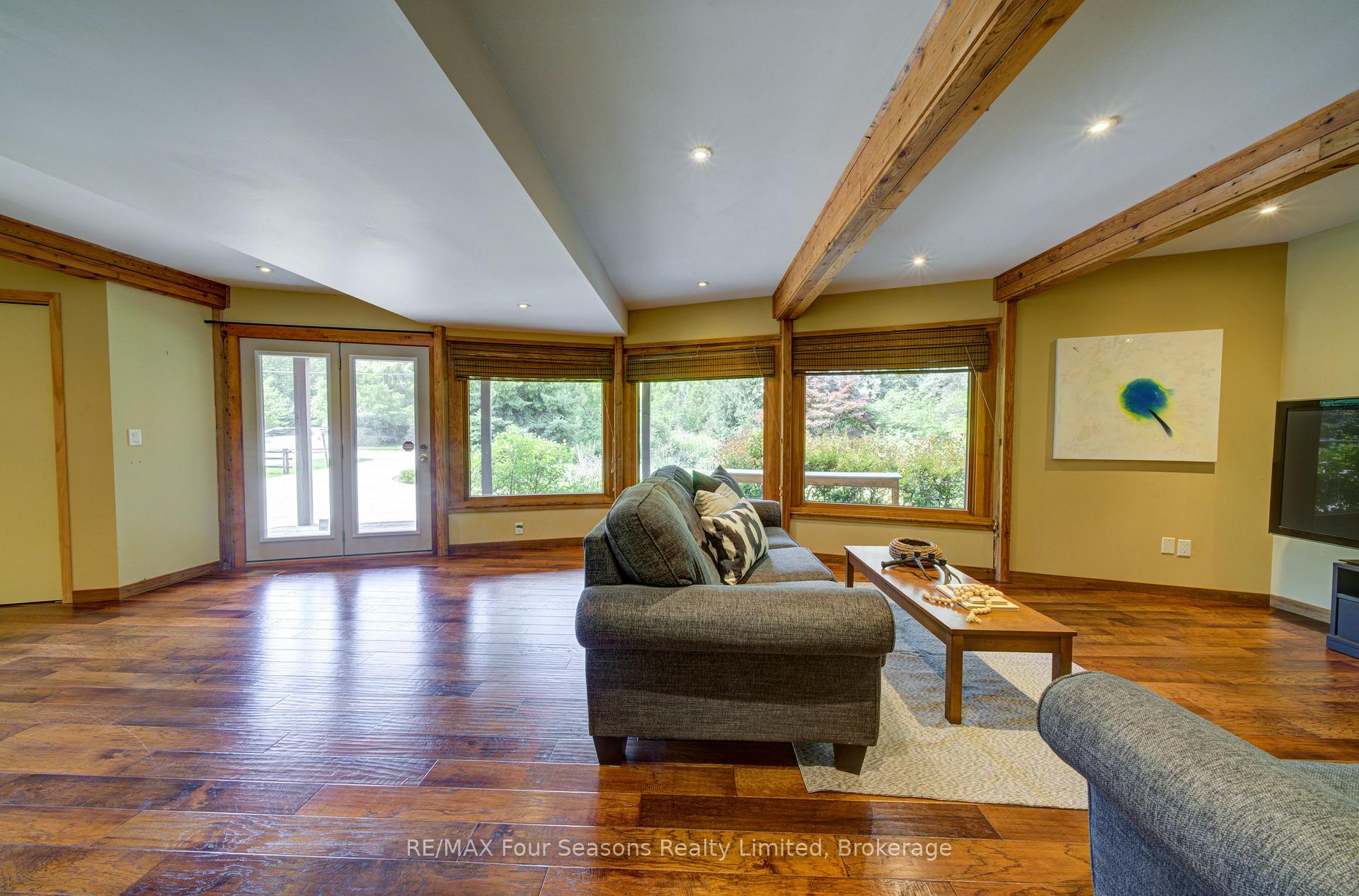 Photo 7 of 141 Jozo Weider Boulevard, Blue Mountains — HOMEH