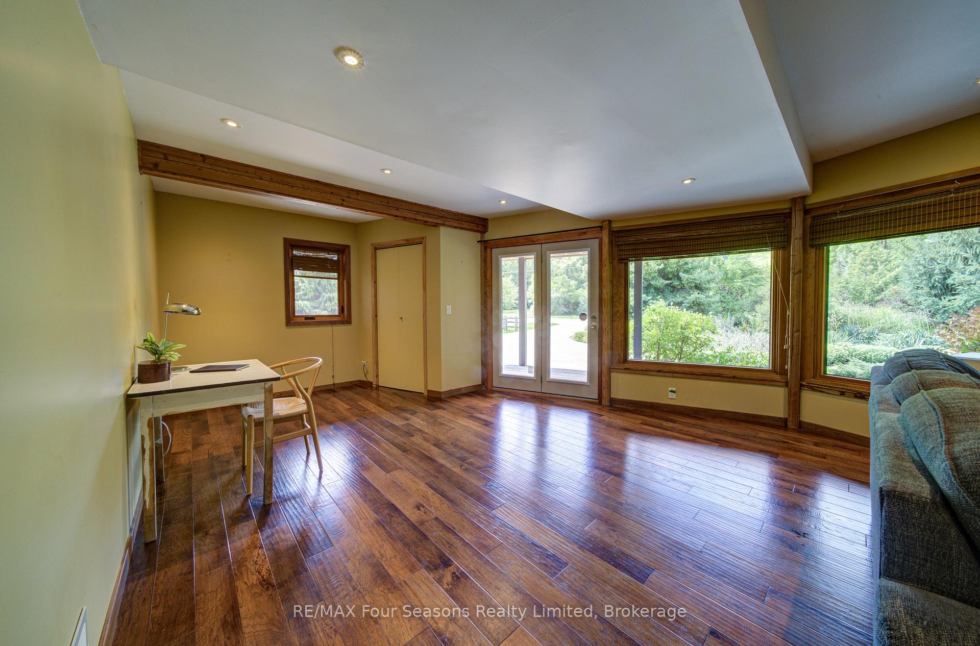 Photo 8 of 141 Jozo Weider Boulevard, Blue Mountains — HOMEH