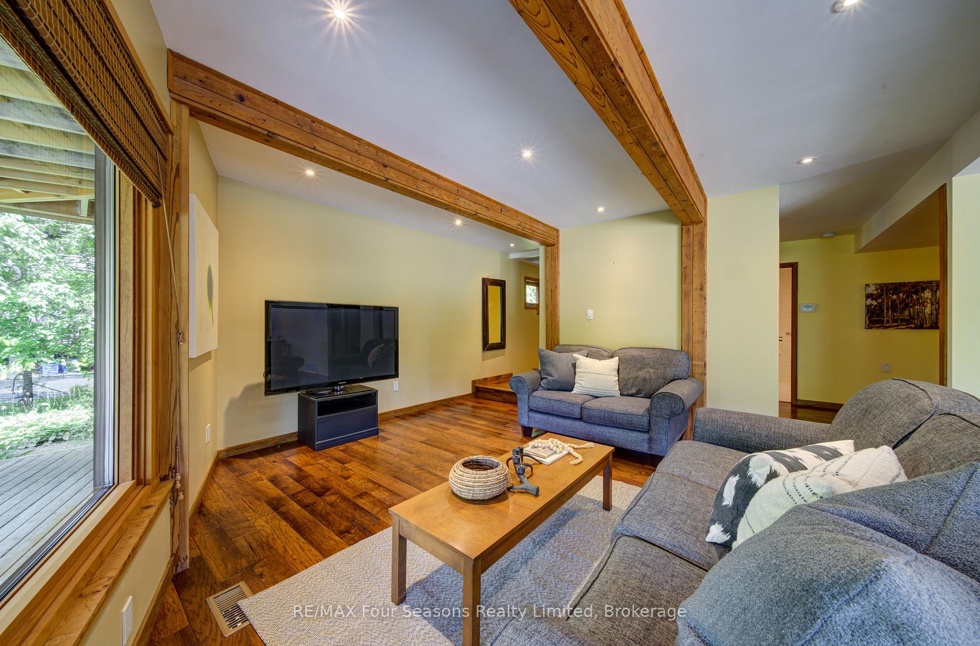 Photo 10 of 141 Jozo Weider Boulevard, Blue Mountains — HOMEH