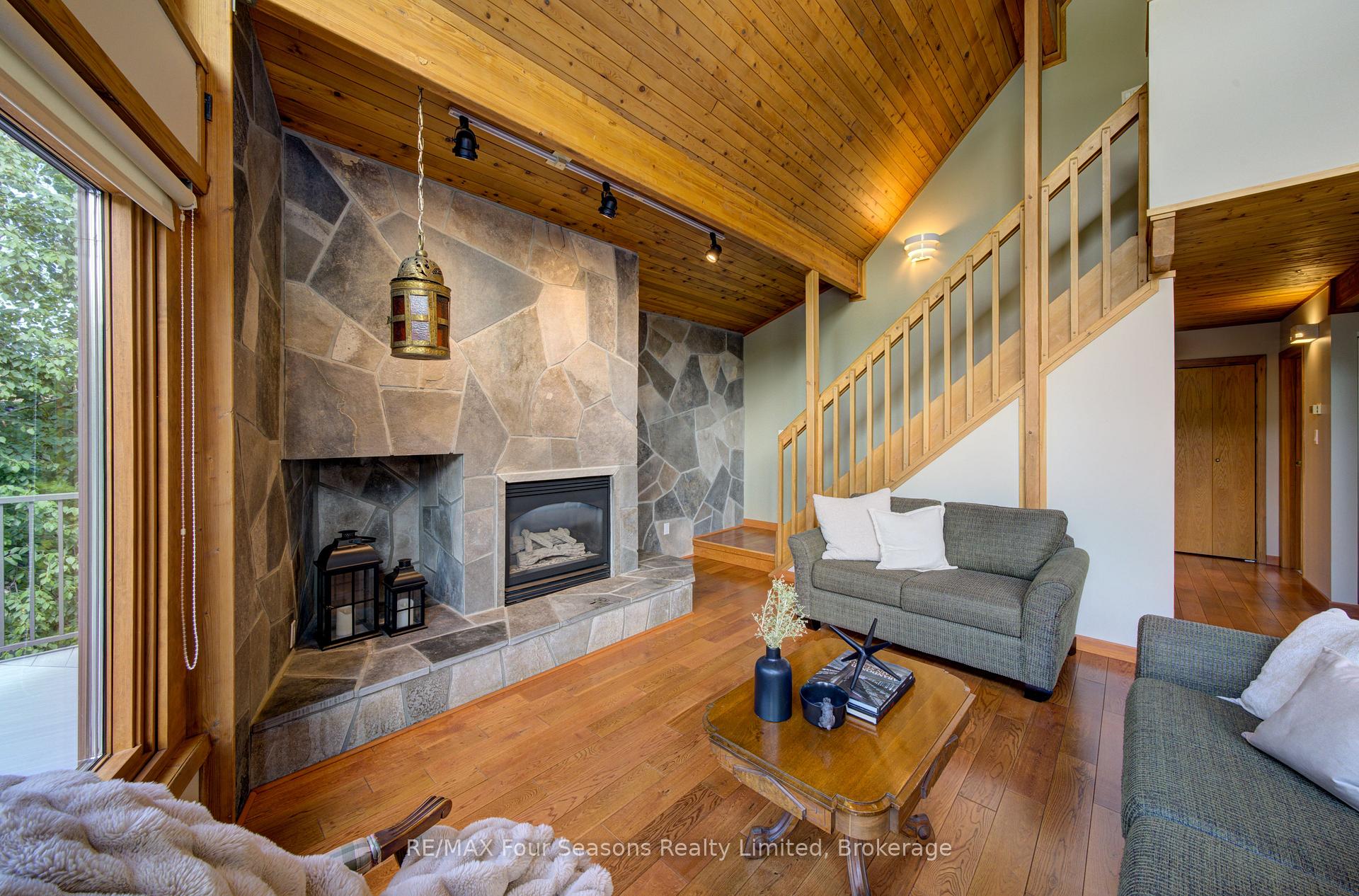 Photo 17 of 141 Jozo Weider Boulevard, Blue Mountains — HOMEH