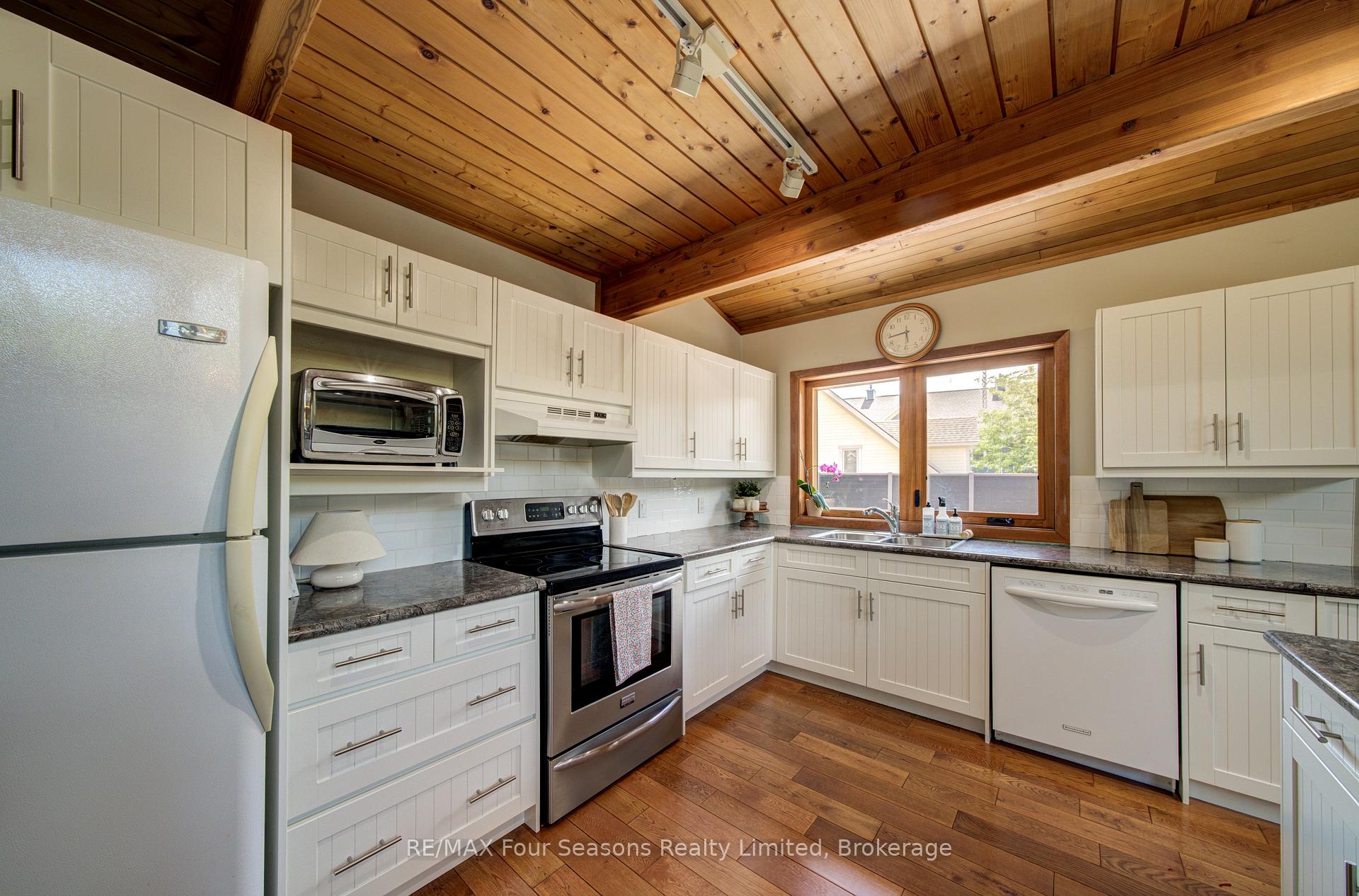 Photo 29 of 141 Jozo Weider Boulevard, Blue Mountains — HOMEH