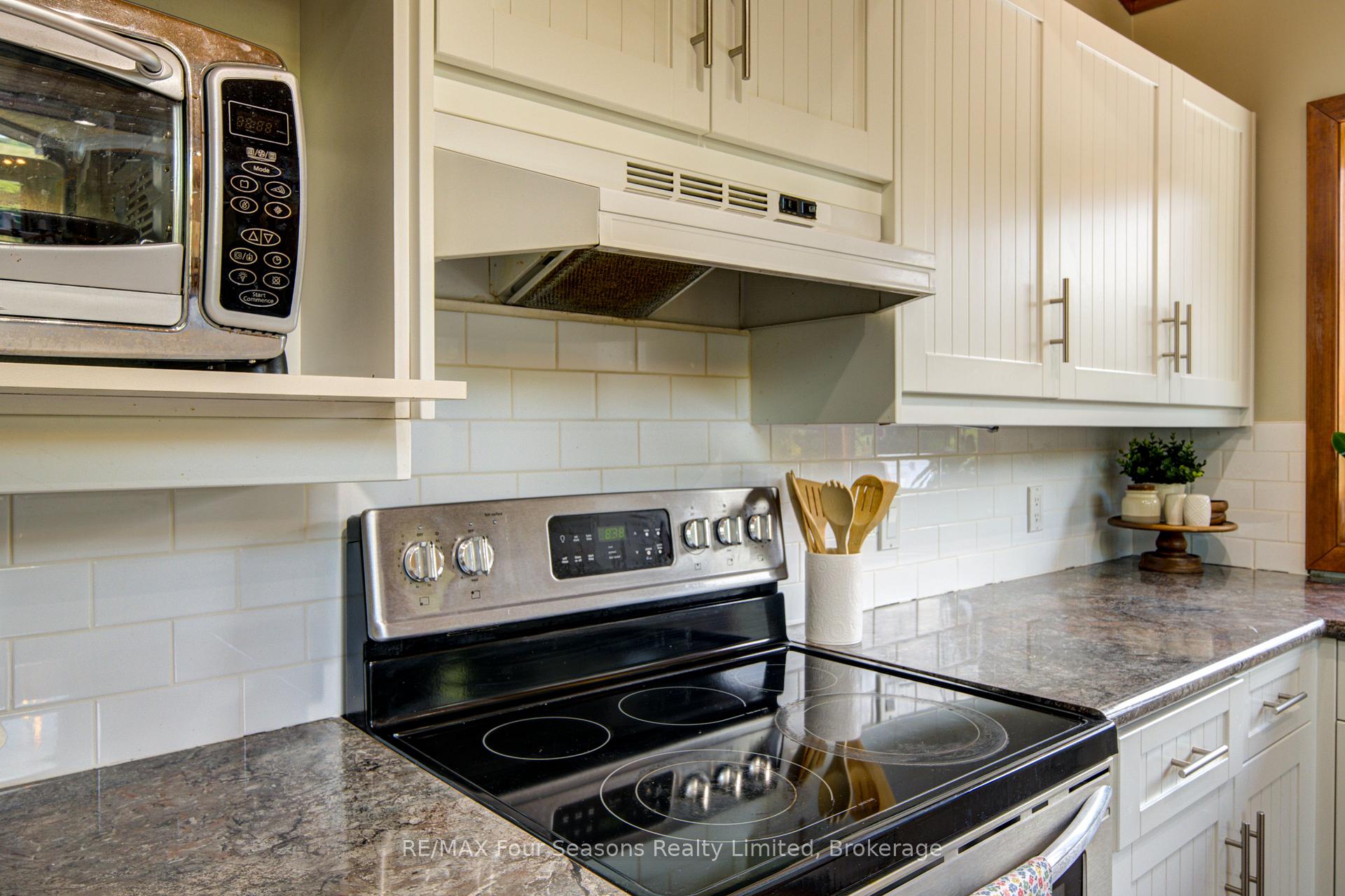Photo 31 of 141 Jozo Weider Boulevard, Blue Mountains — HOMEH