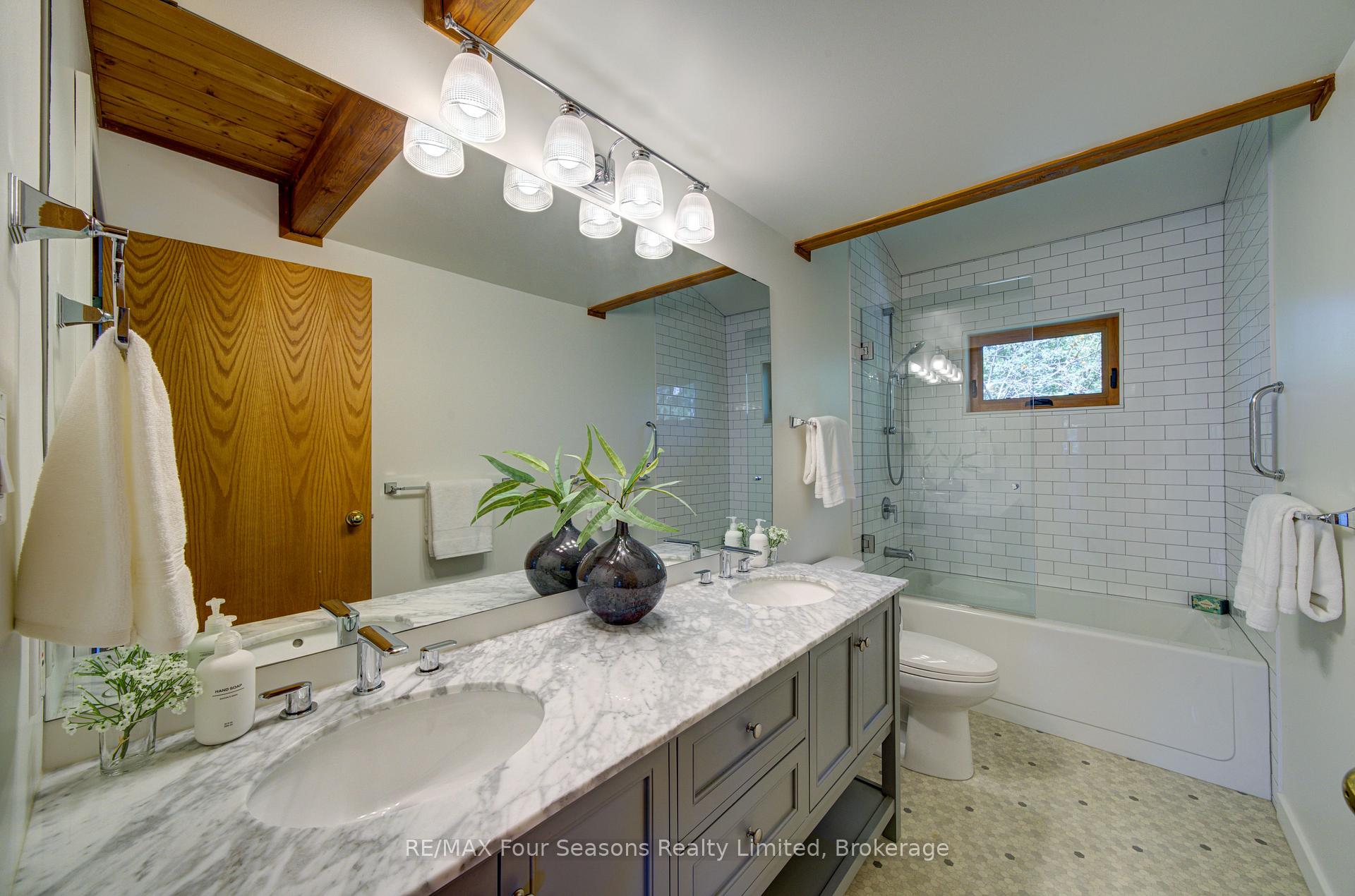 Photo 41 of 141 Jozo Weider Boulevard, Blue Mountains — HOMEH